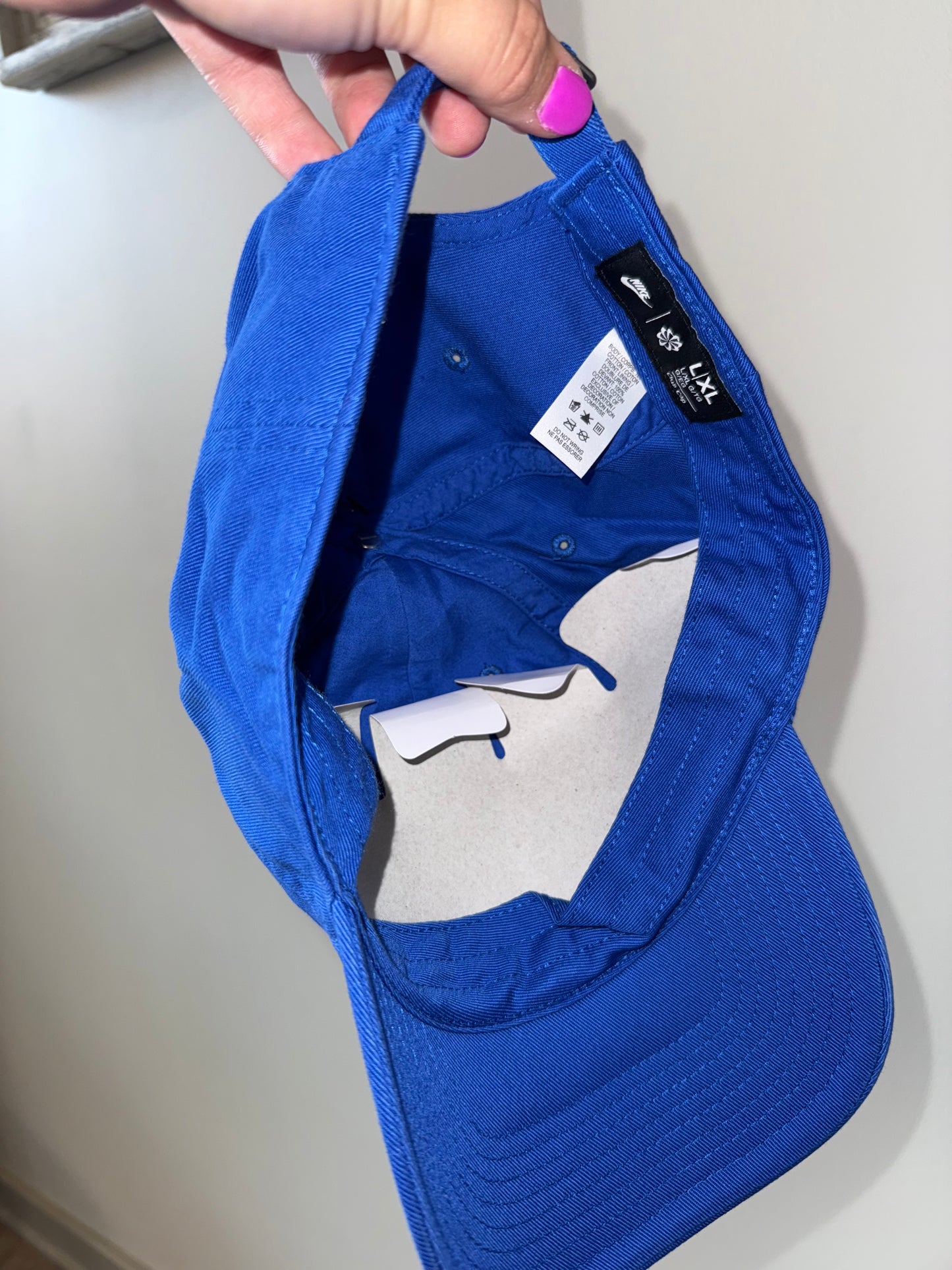 NWT Nike (L//XL) Brand New Blue Club Hat with Embroidered Logo