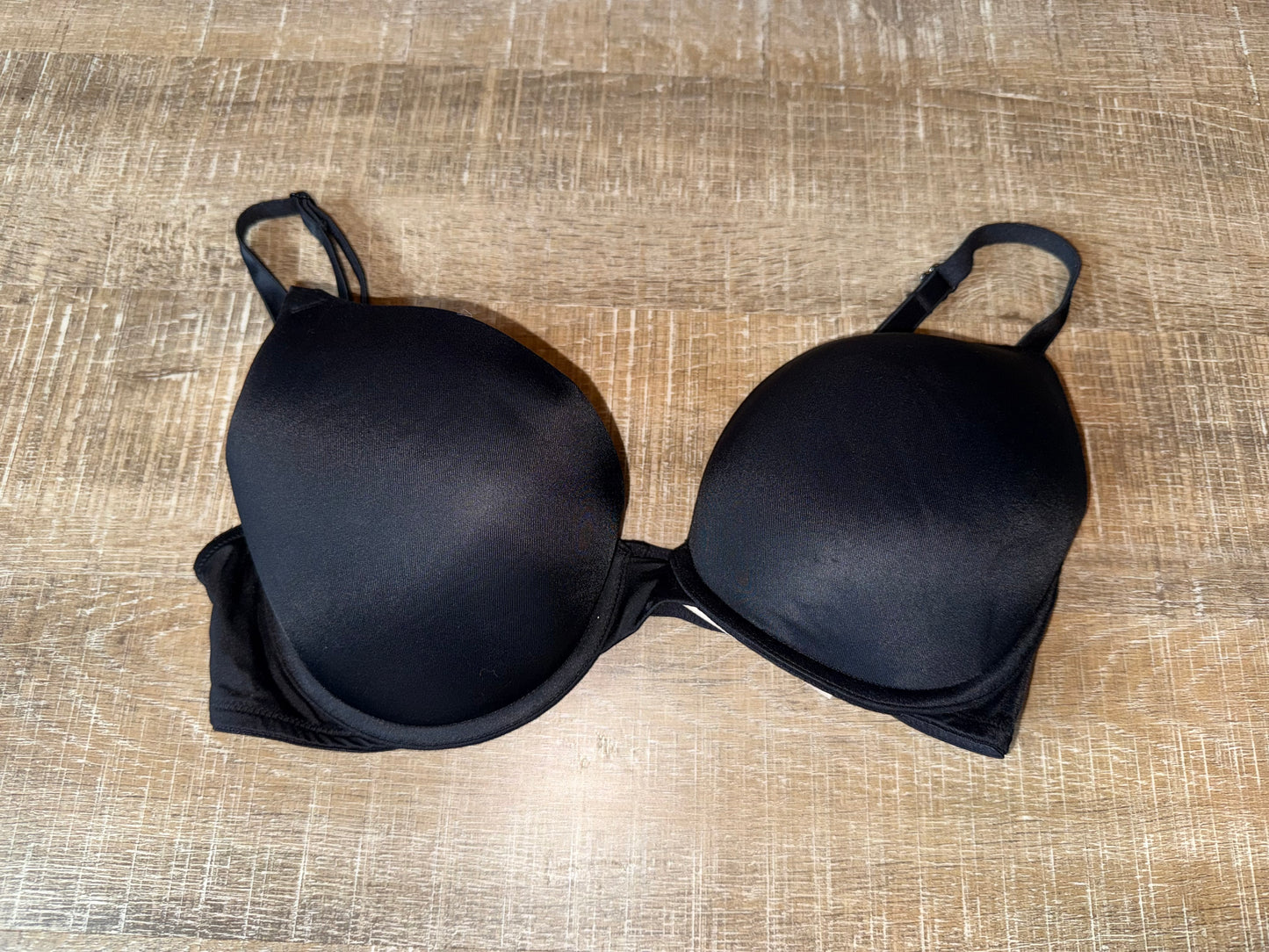 PINK Victoria's Secret (34D) Black Wear Everywhere Push Up Bra