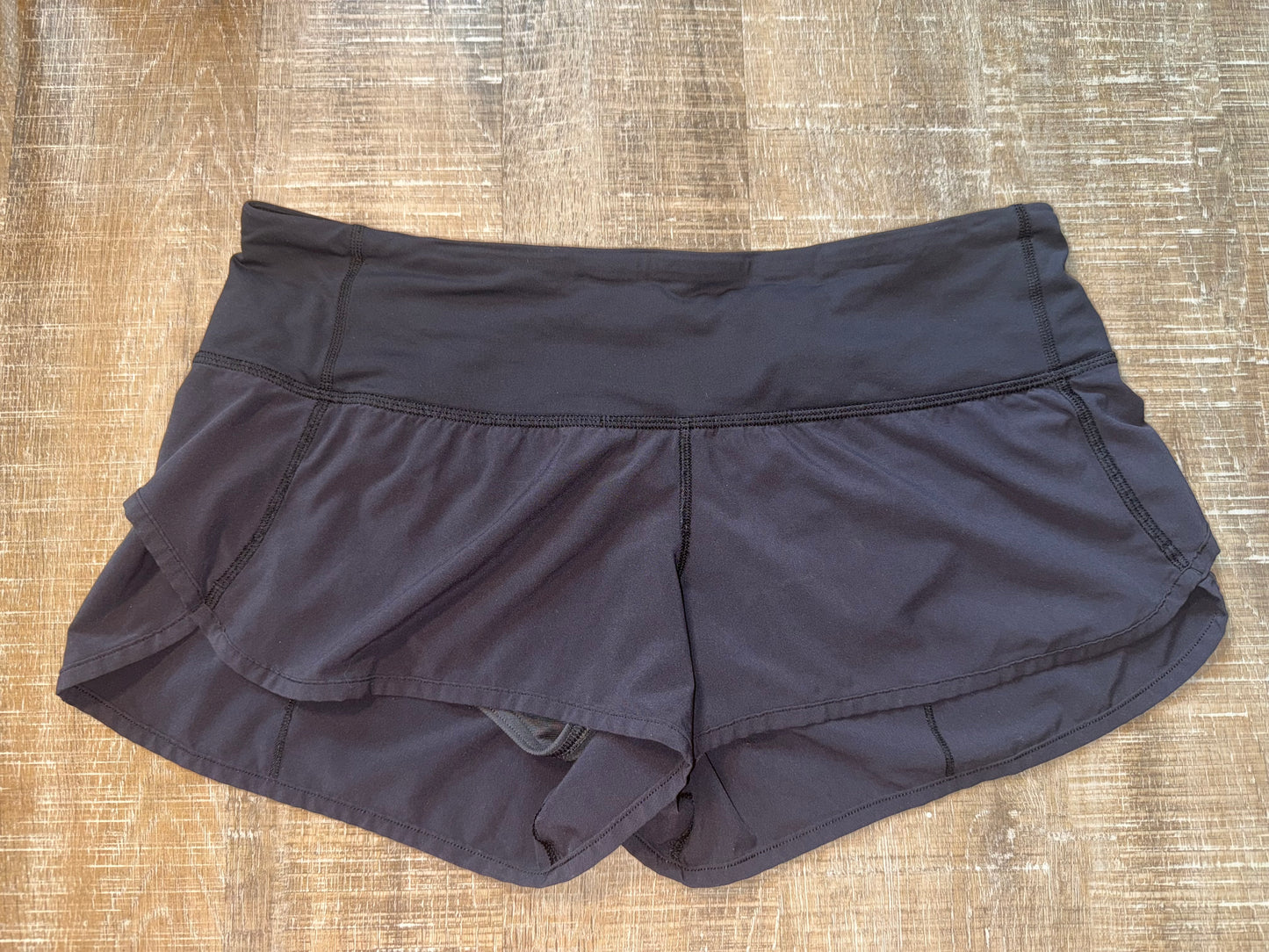 lululemon athletica (8?) Black Sporty Shorts with Zipped Back Pocket