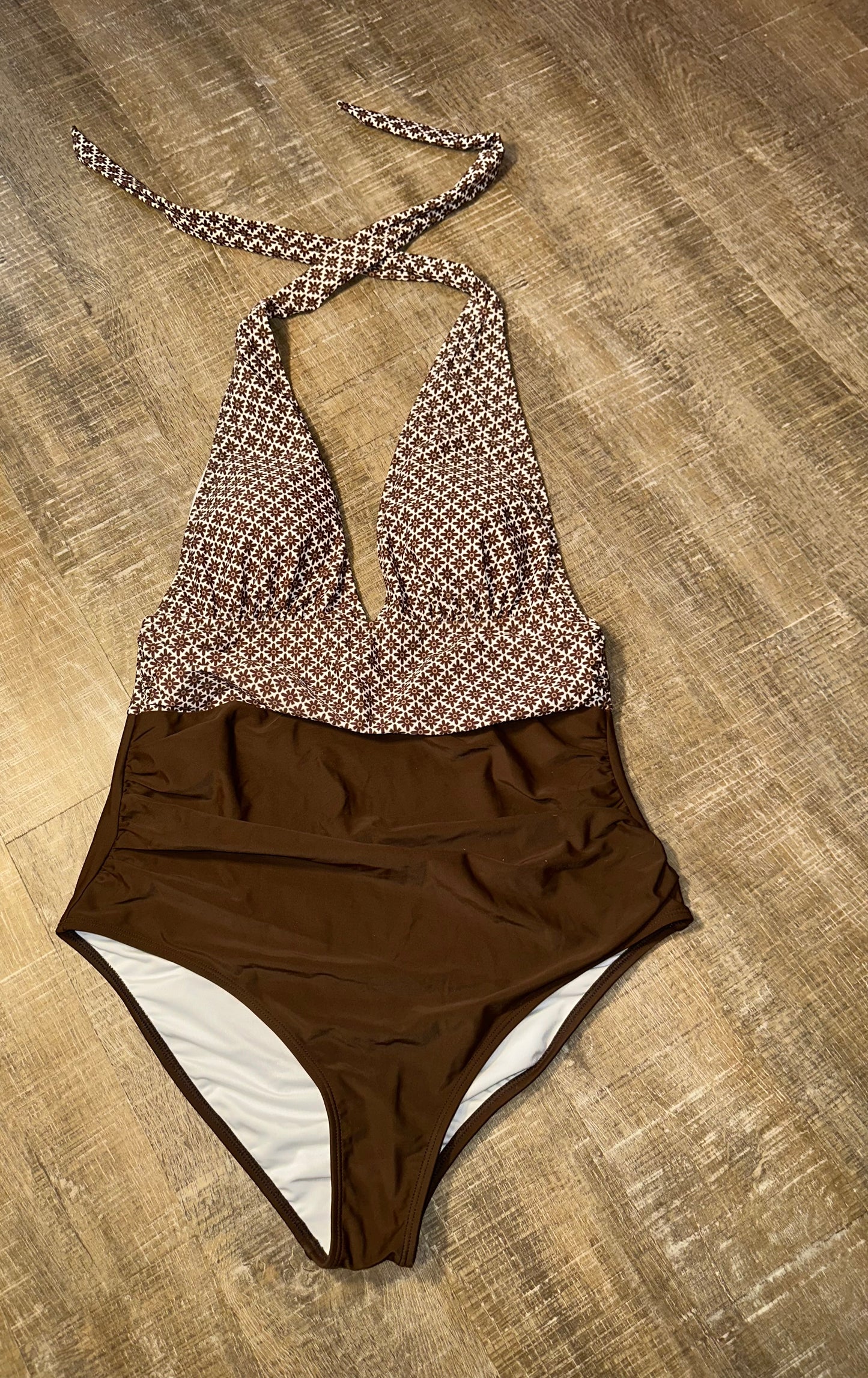 NWT Cupshe (Large) Brand New Brown Pattern One Piece Swimsuit w Halter Neck