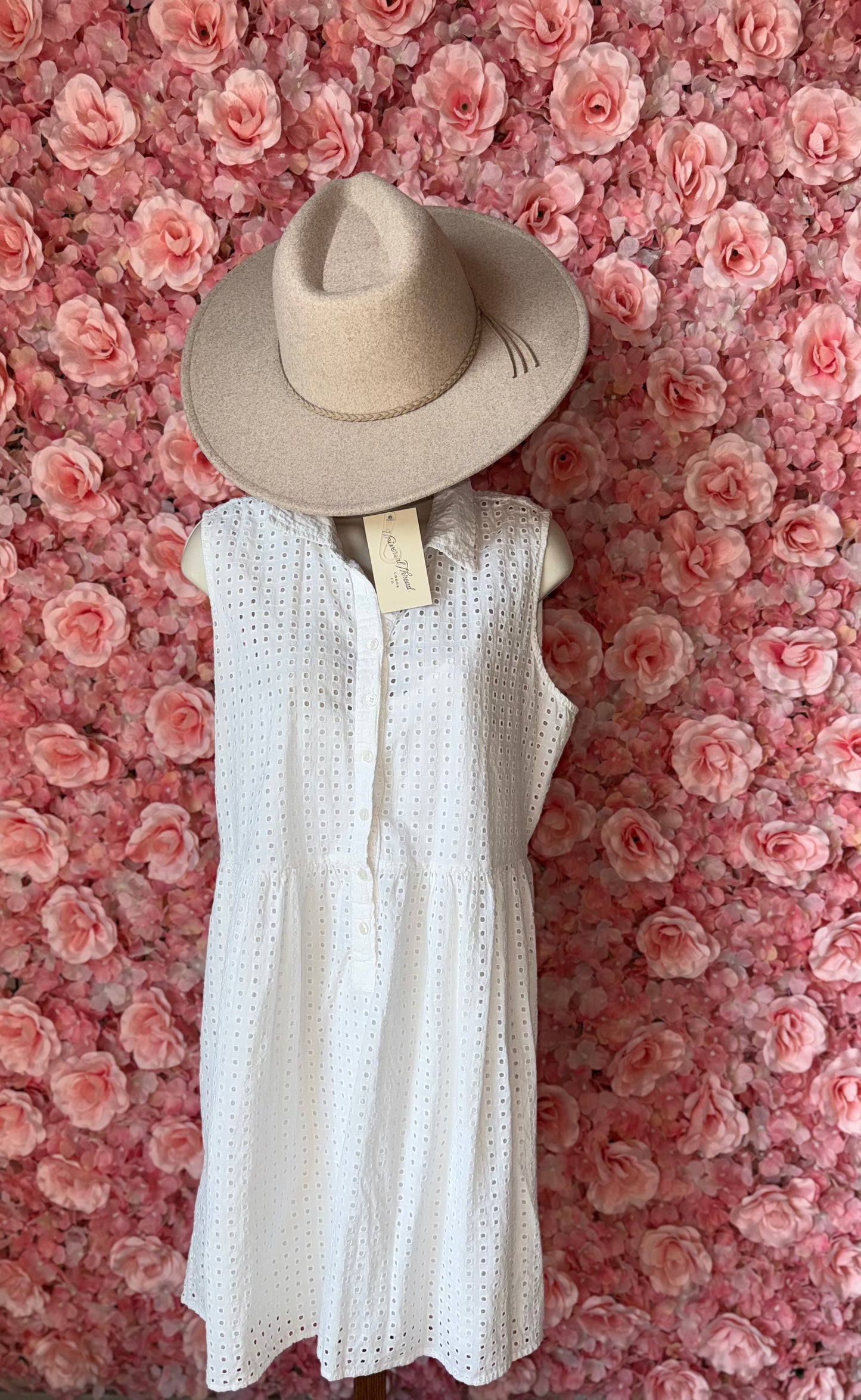 Covington (12) White Sleeveless Buttoned Pointelle Dress