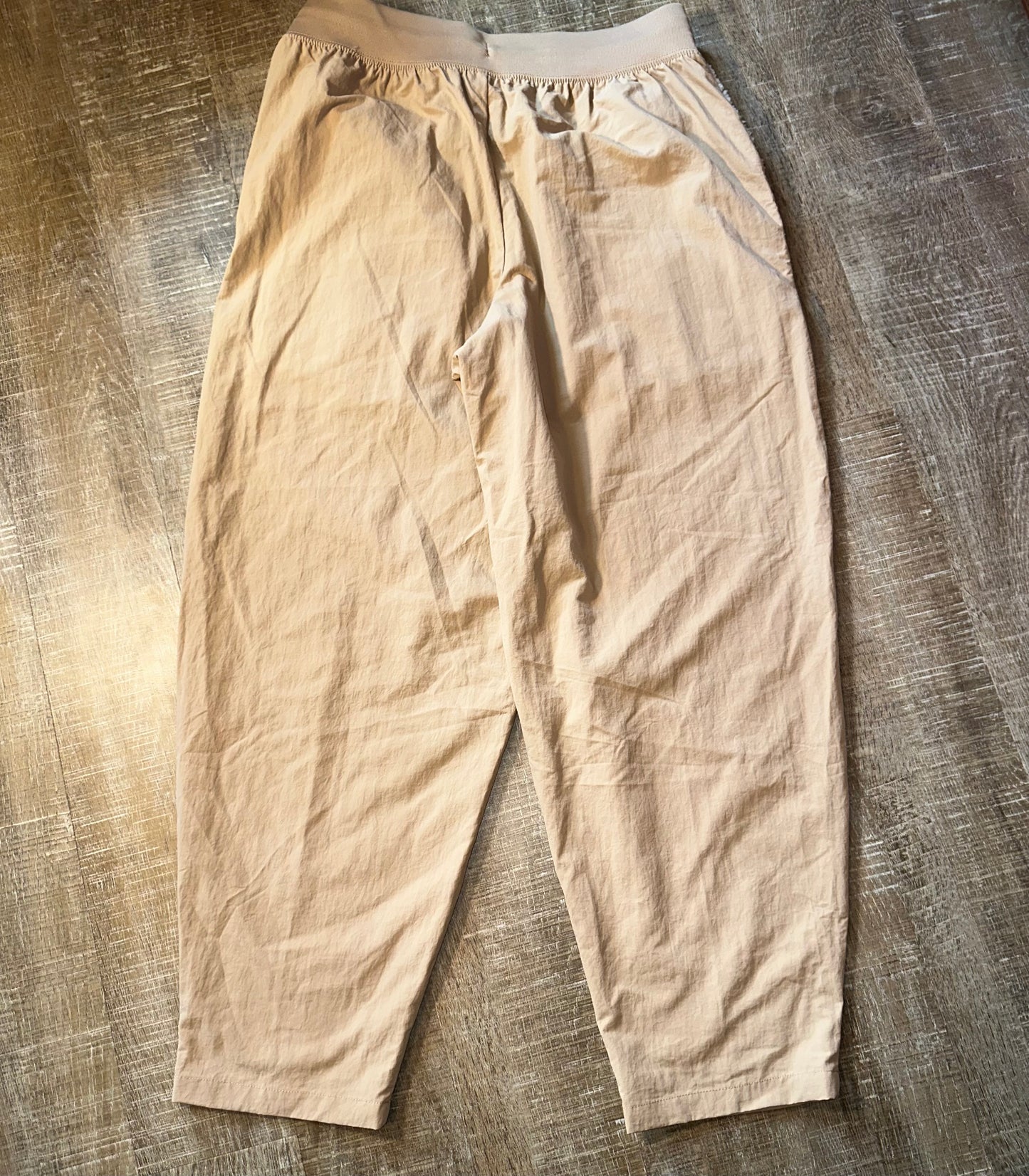 Nike (Medium) Tan Lounge Pants with Sherpa Pockets