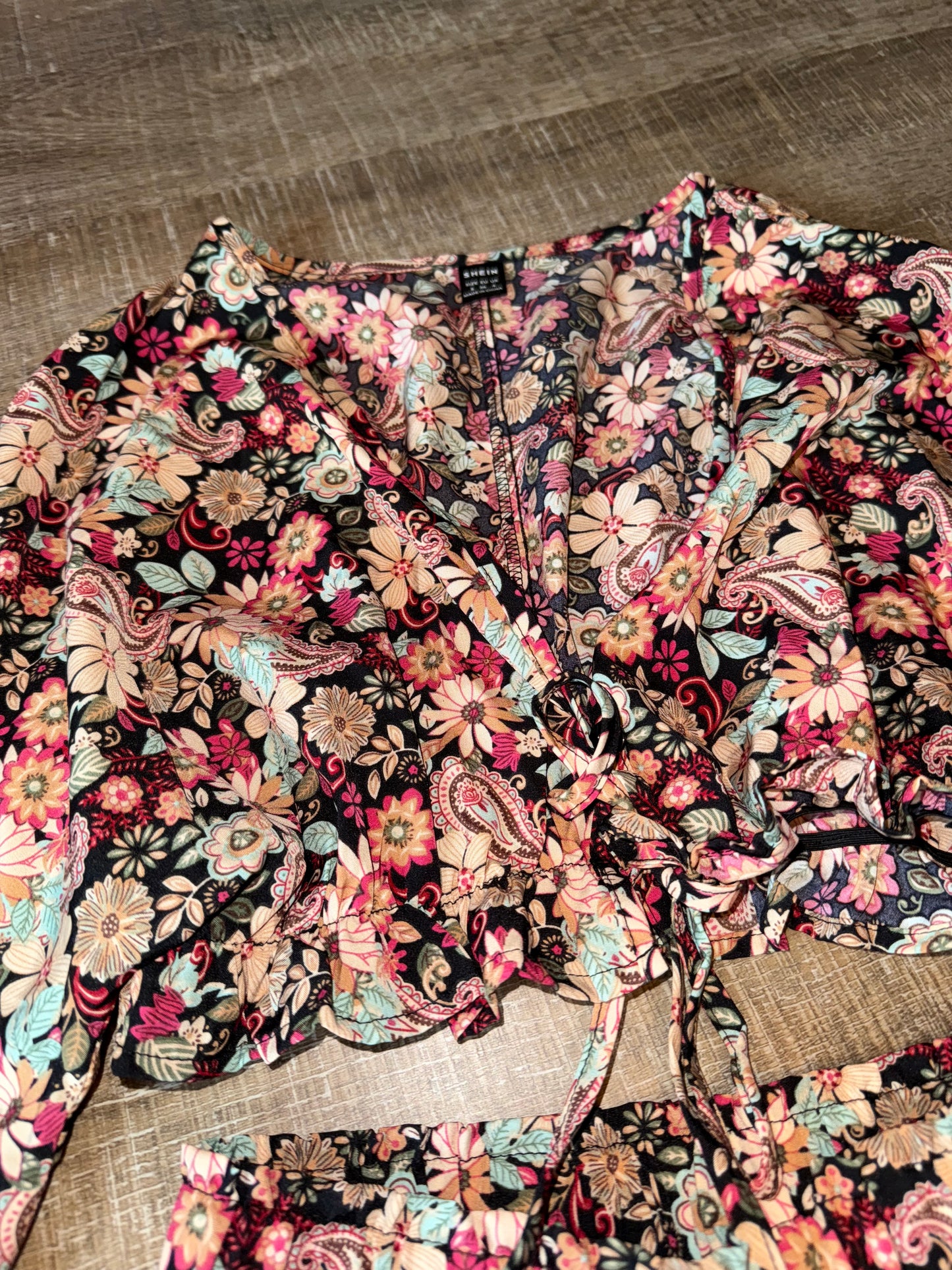 NWT SHEIN (Small) Brand New Floral & Paisley Shorts & Blouse Set