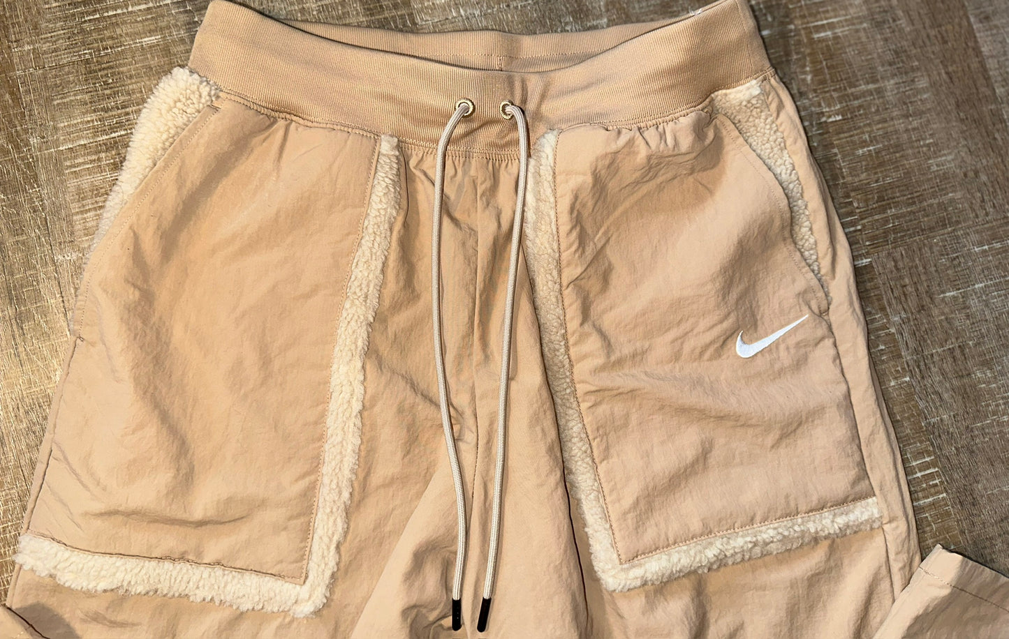 Nike (Medium) Tan Lounge Pants with Sherpa Pockets