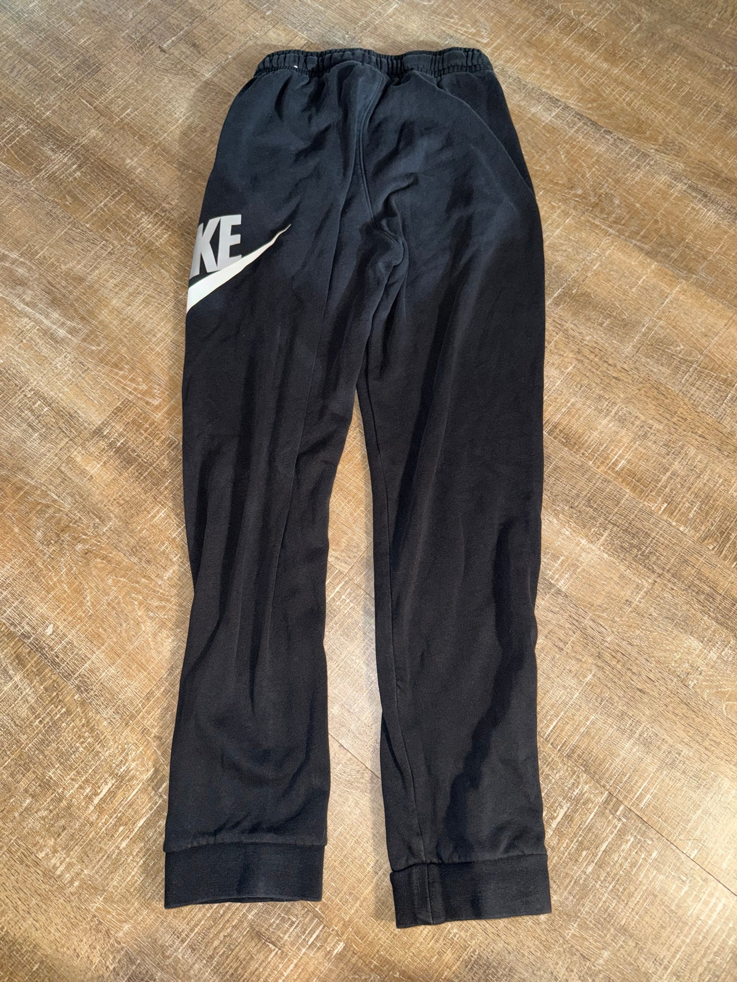 Nike (Kids XL) Black Sweatpants with Pockets