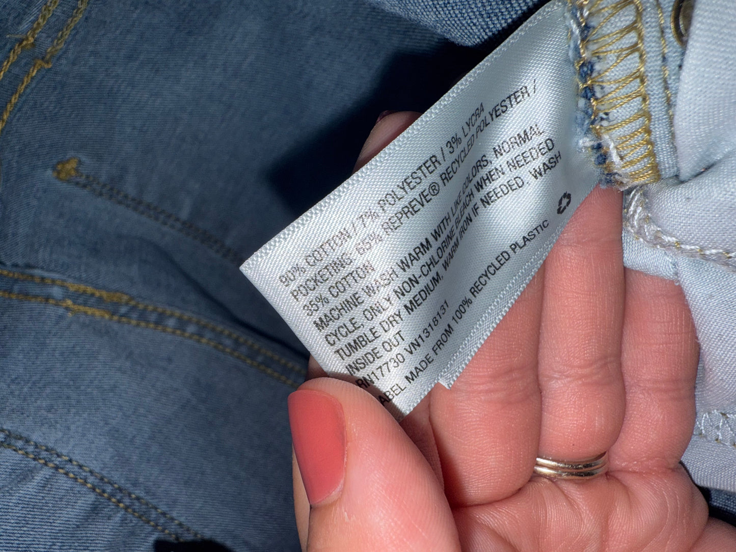 Universal Thread (16WR) Bermuda Distressed Jean Shorts