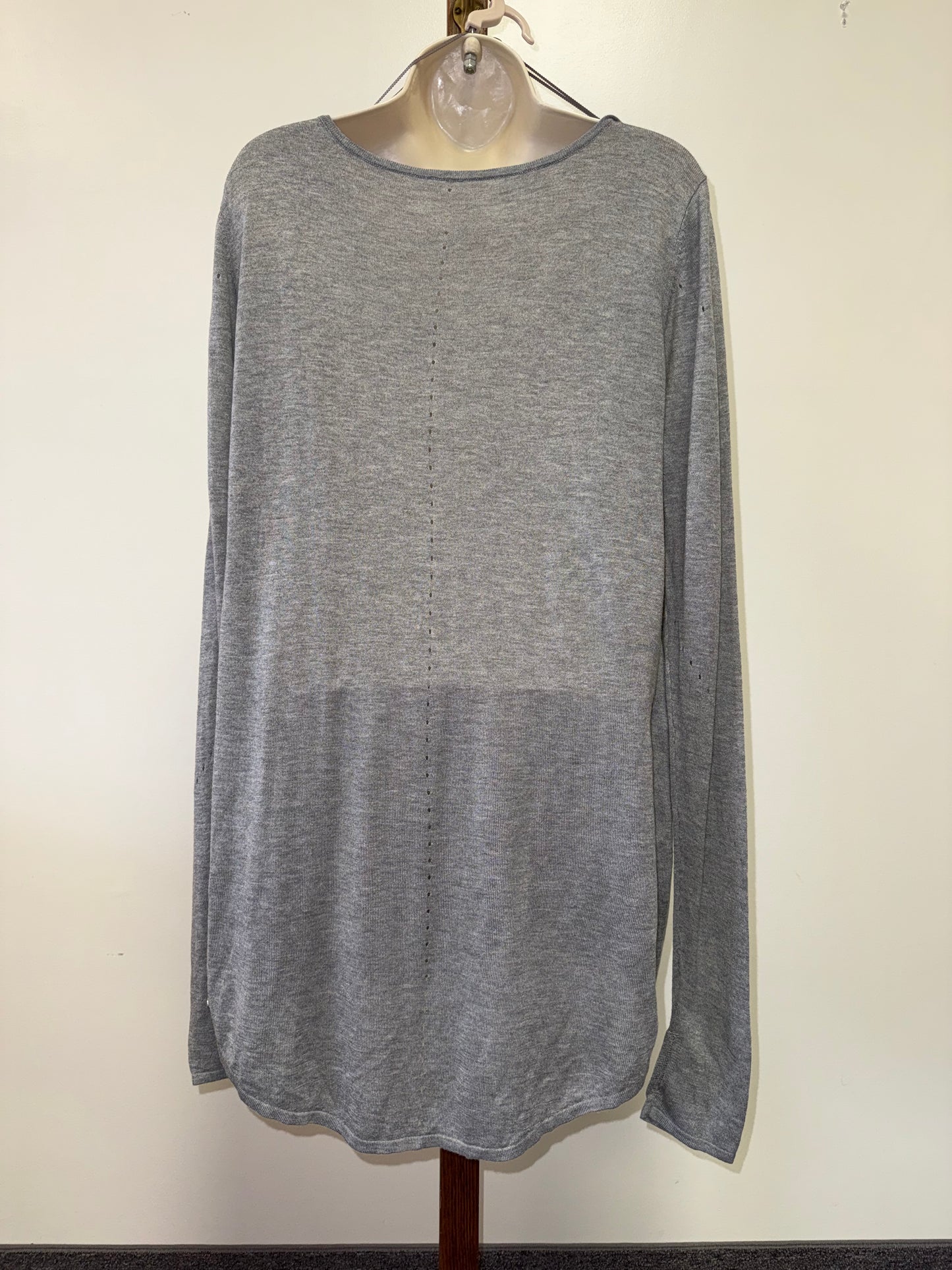 Lululemon Grey Long Sleeve V-Neck Top