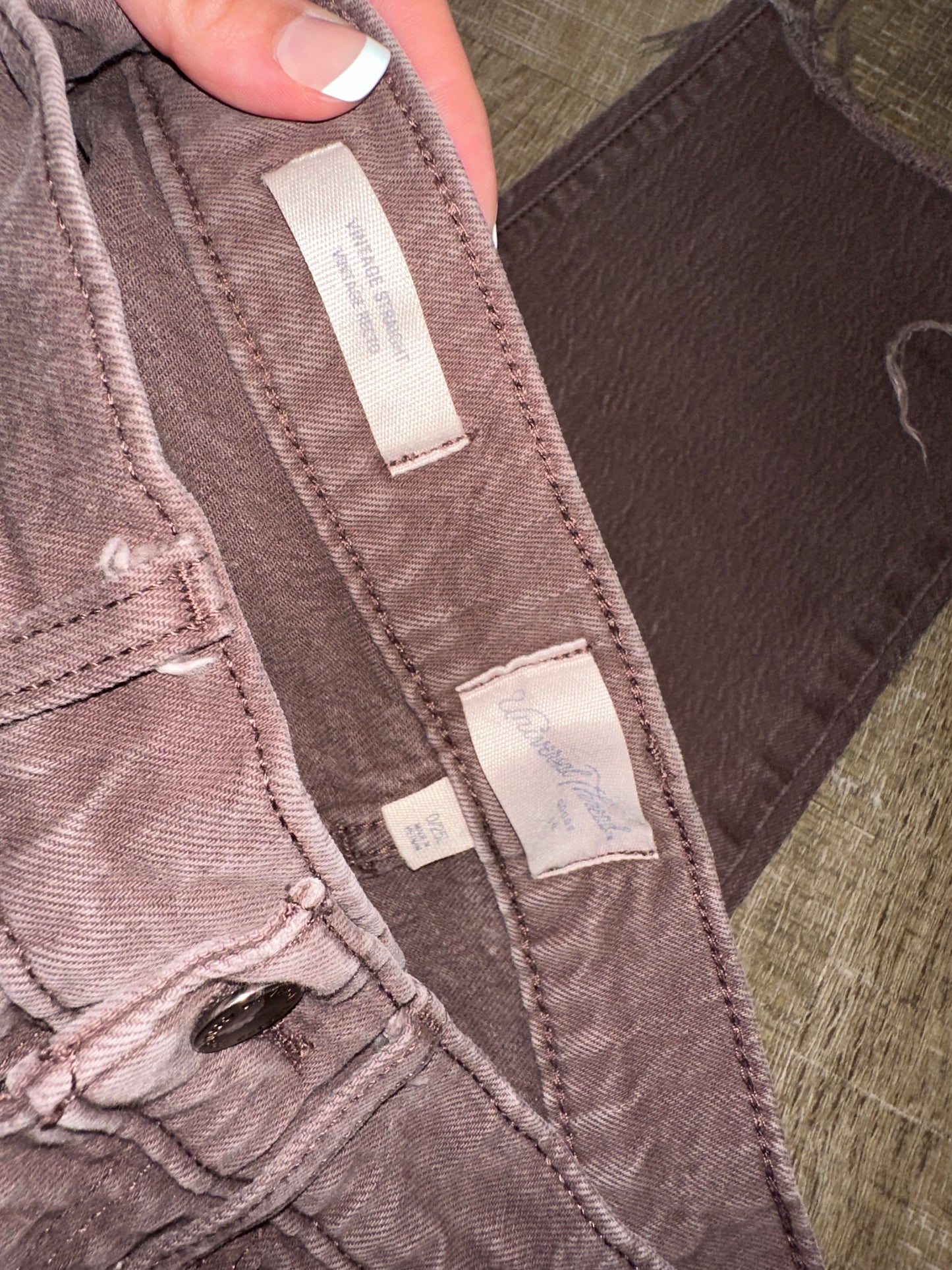 Universal Thread (0L) Brown Denim Vintage Straight Jeans with Frayed Bottom Hems