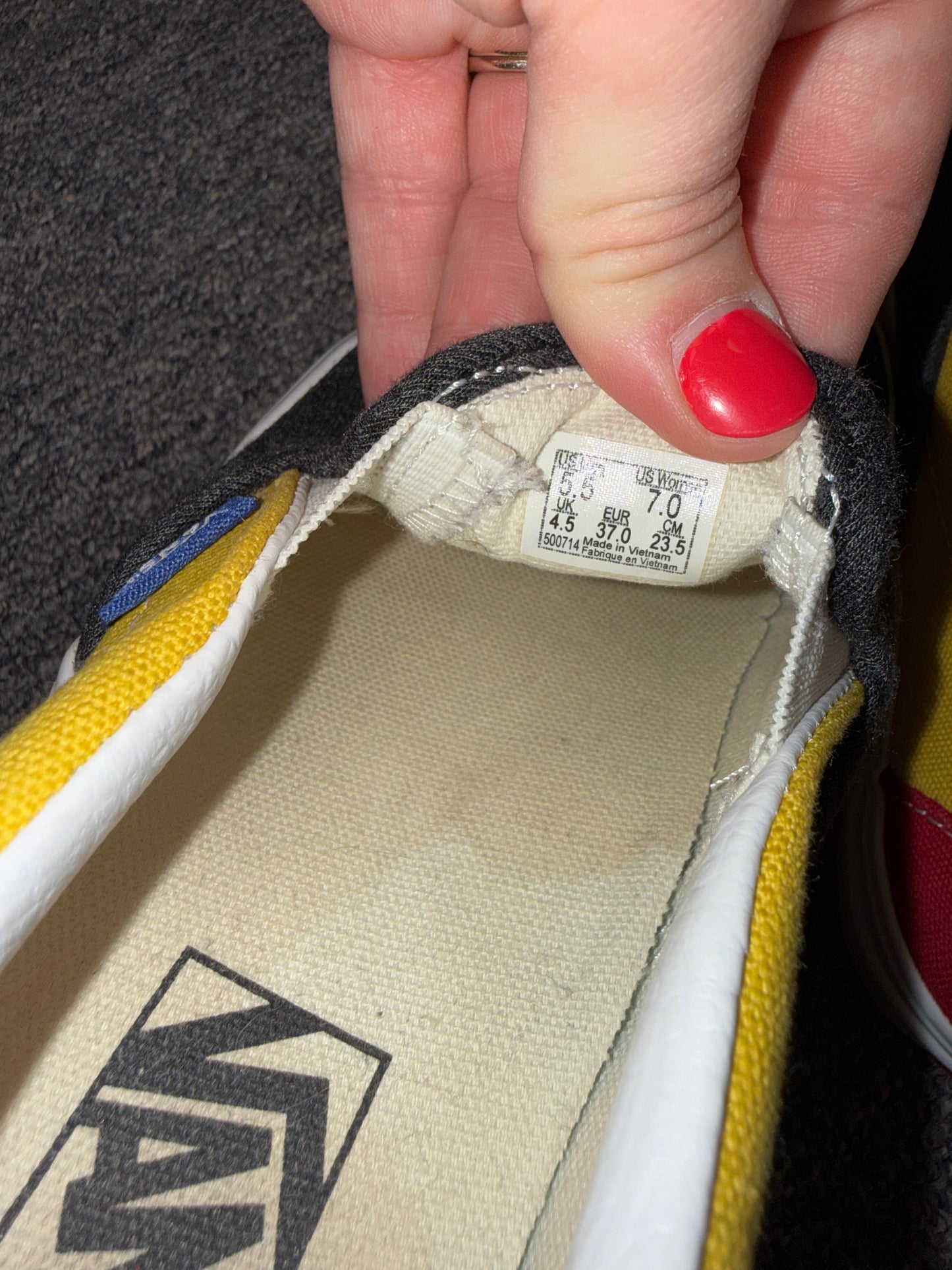 Vans (7 Women's o 5.5 Men's) Grey/Yellow/Red Slip On Shoes