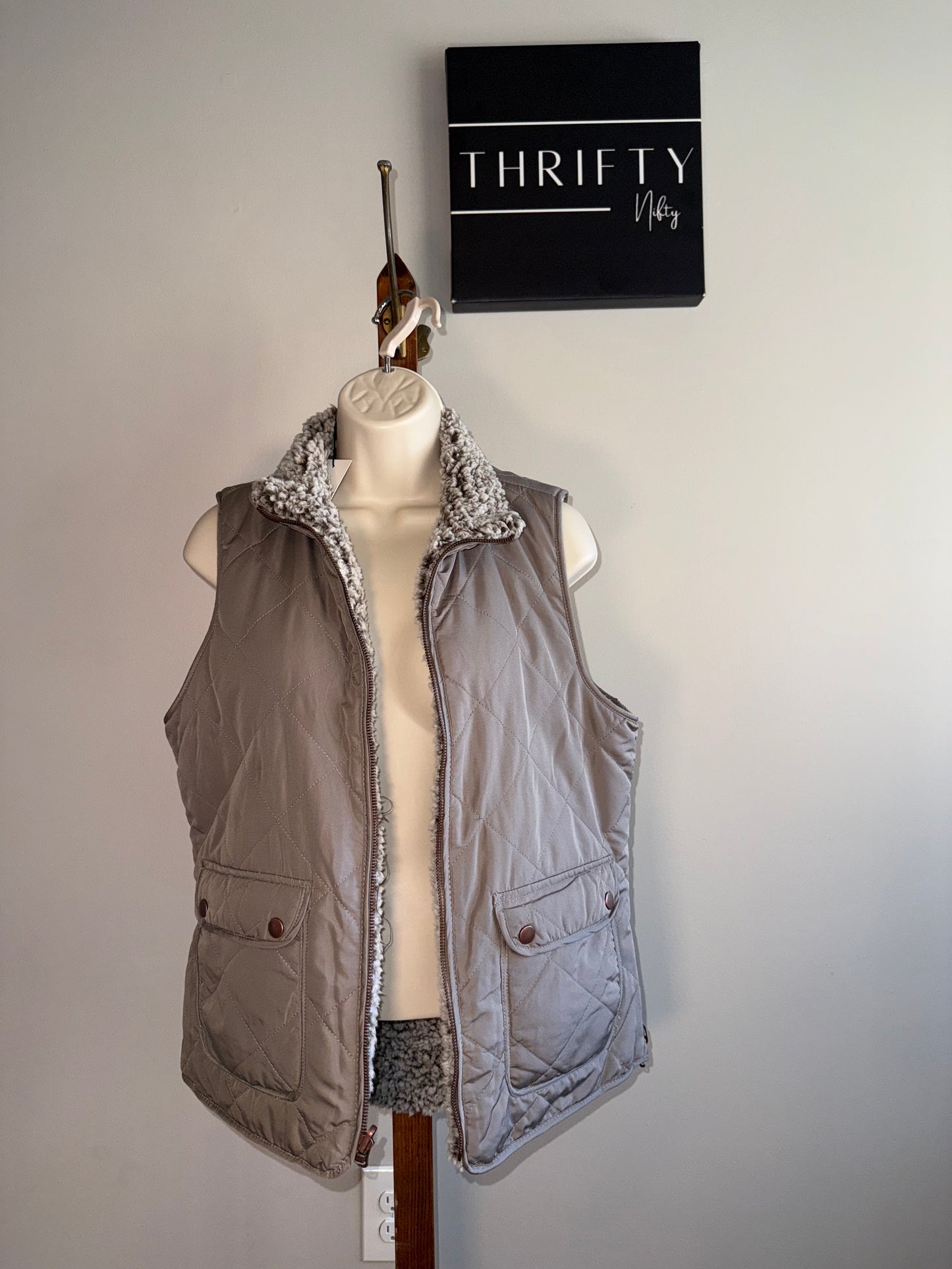 NWT Thread & Supply (Small) Brand New Reversible Fuzzy Vest