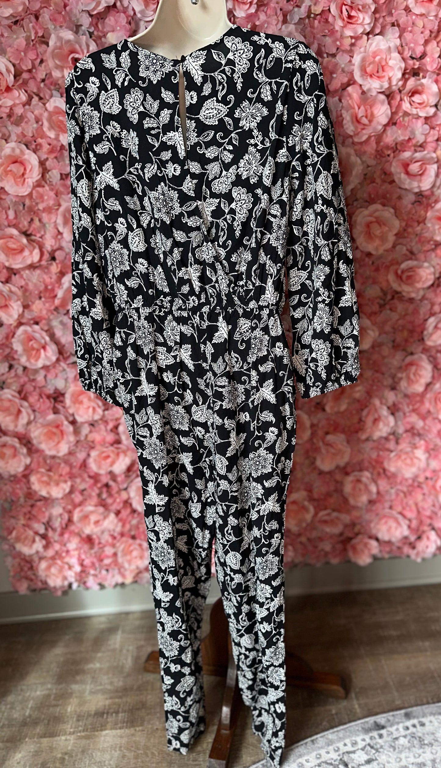 NWT Old Navy (Small) B&W Floral Pattern Jumpsuit