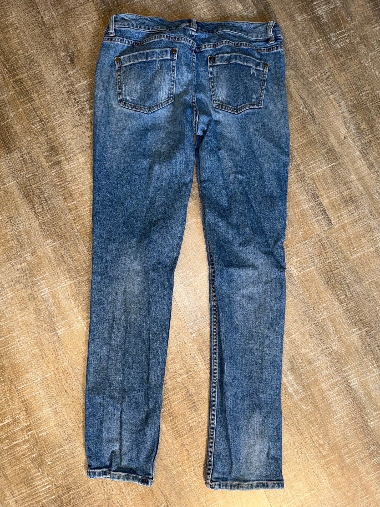 Outback Red (8) Distressed Denim Skinny Jeans