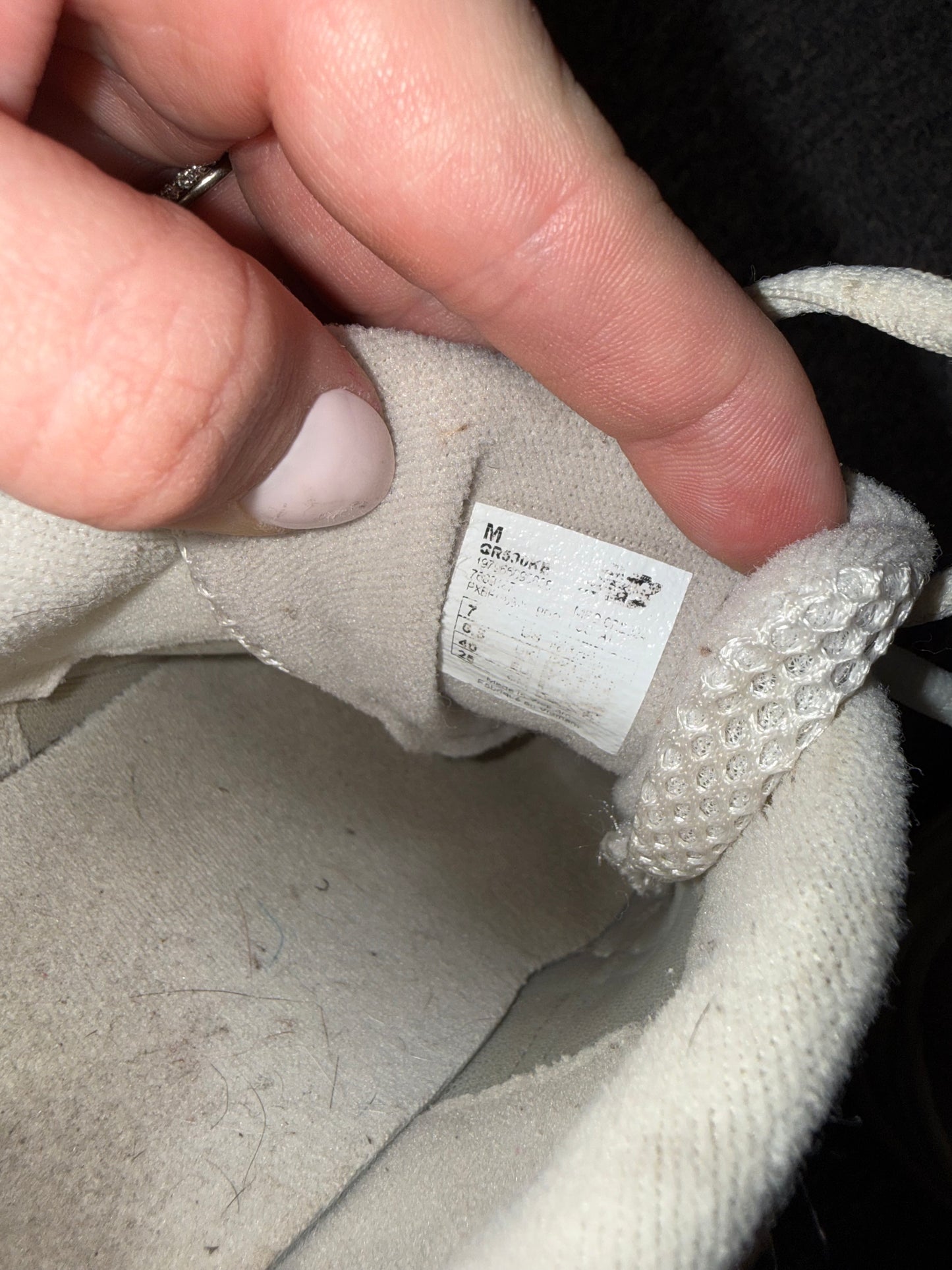 New Balance (7 Men's) Off White Neutral Sneakers