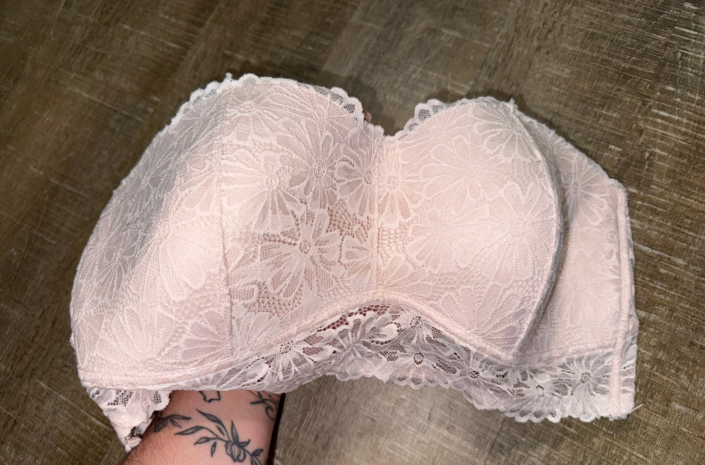 Jessica Simpson (XL) Light Pink Lace Strapless Bra