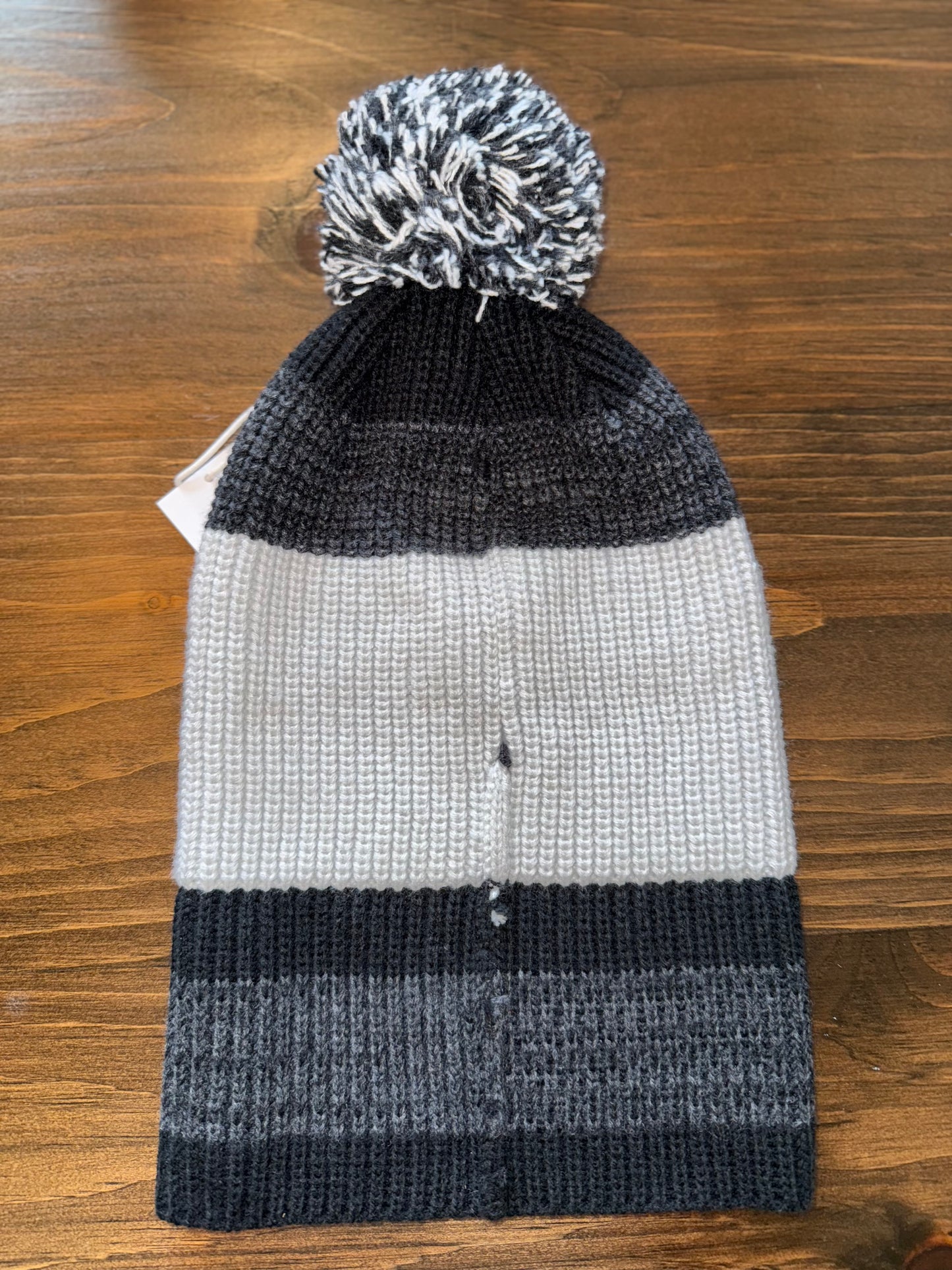 NWT Obermeyer (OS) Brand New Striped Black & Grey Oakland Pom Knit Beanie