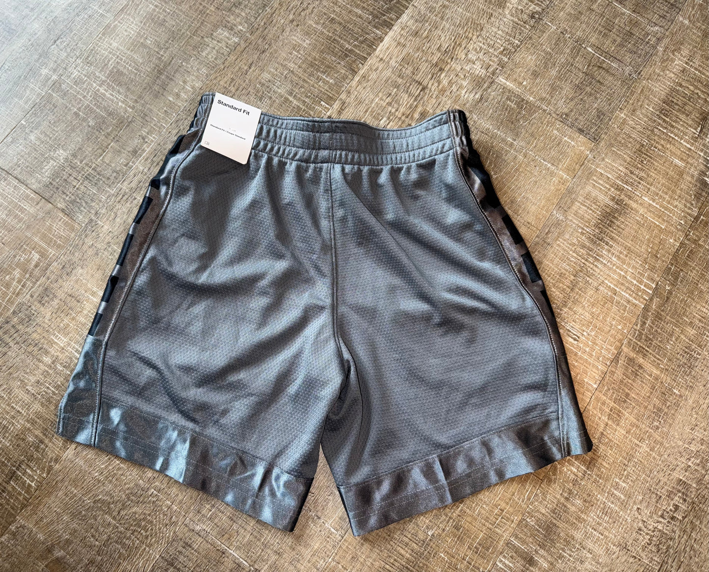 NWT Nike (Boys Small) Brand New Black//Grey Dri Fit Standard Shorts
