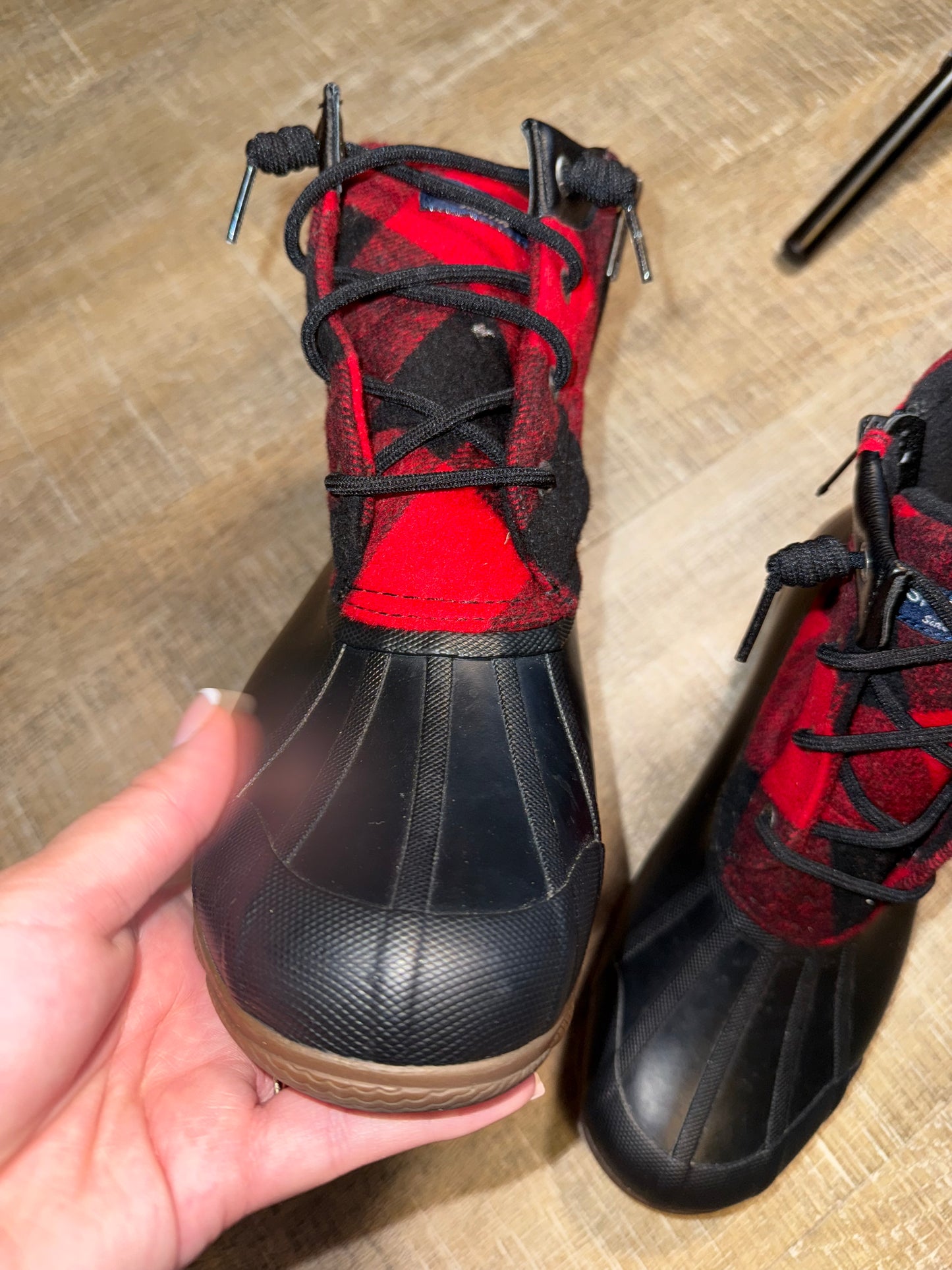 Sperry (7.5) Red Plaid Winter Ankle Boots