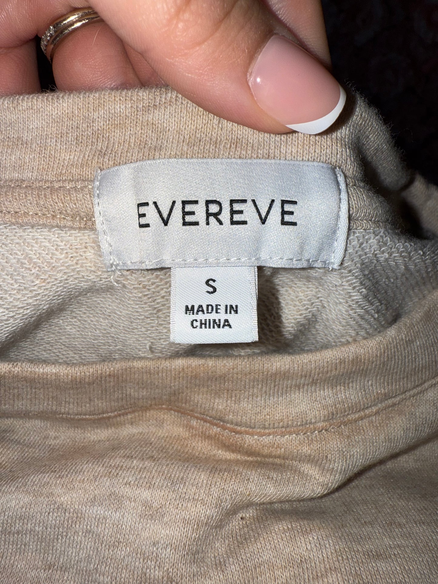 Evereve (Small) Cream Short Sleeve Sweatshirt Blouse with Ruffle Sleeves