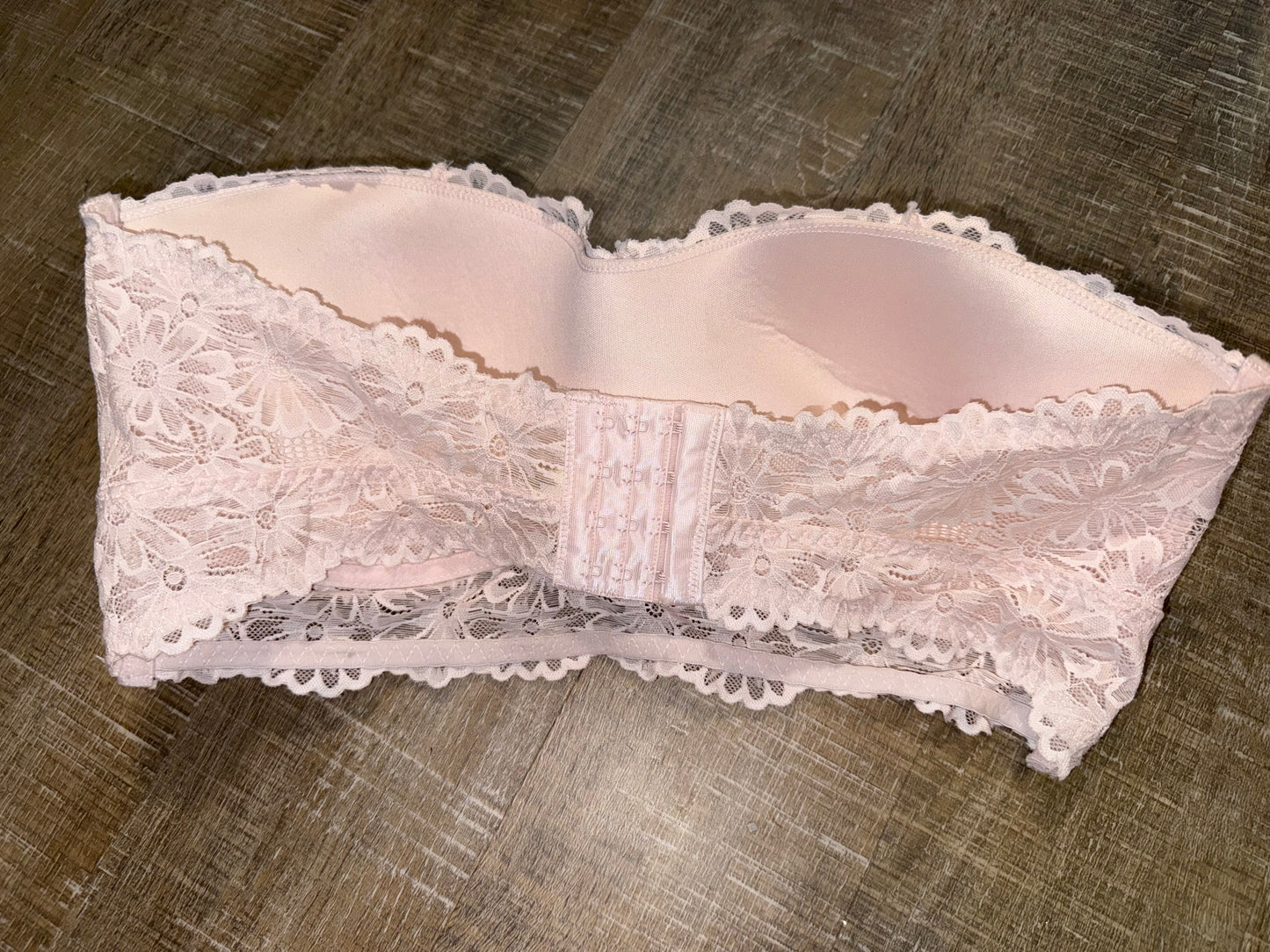 Jessica Simpson (XL) Light Pink Lace Strapless Bra