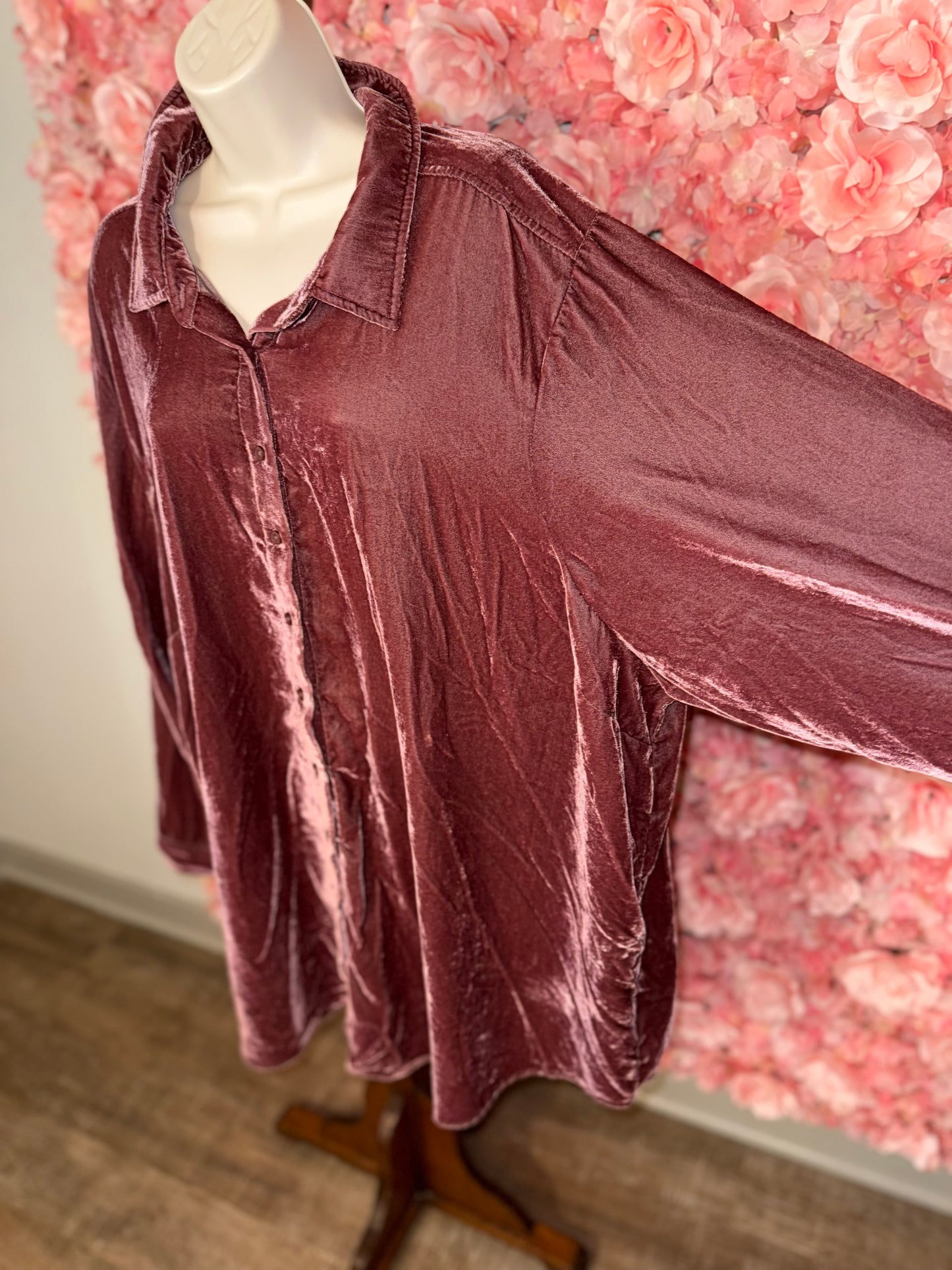 Torrid (4) Pink Velour Button Up