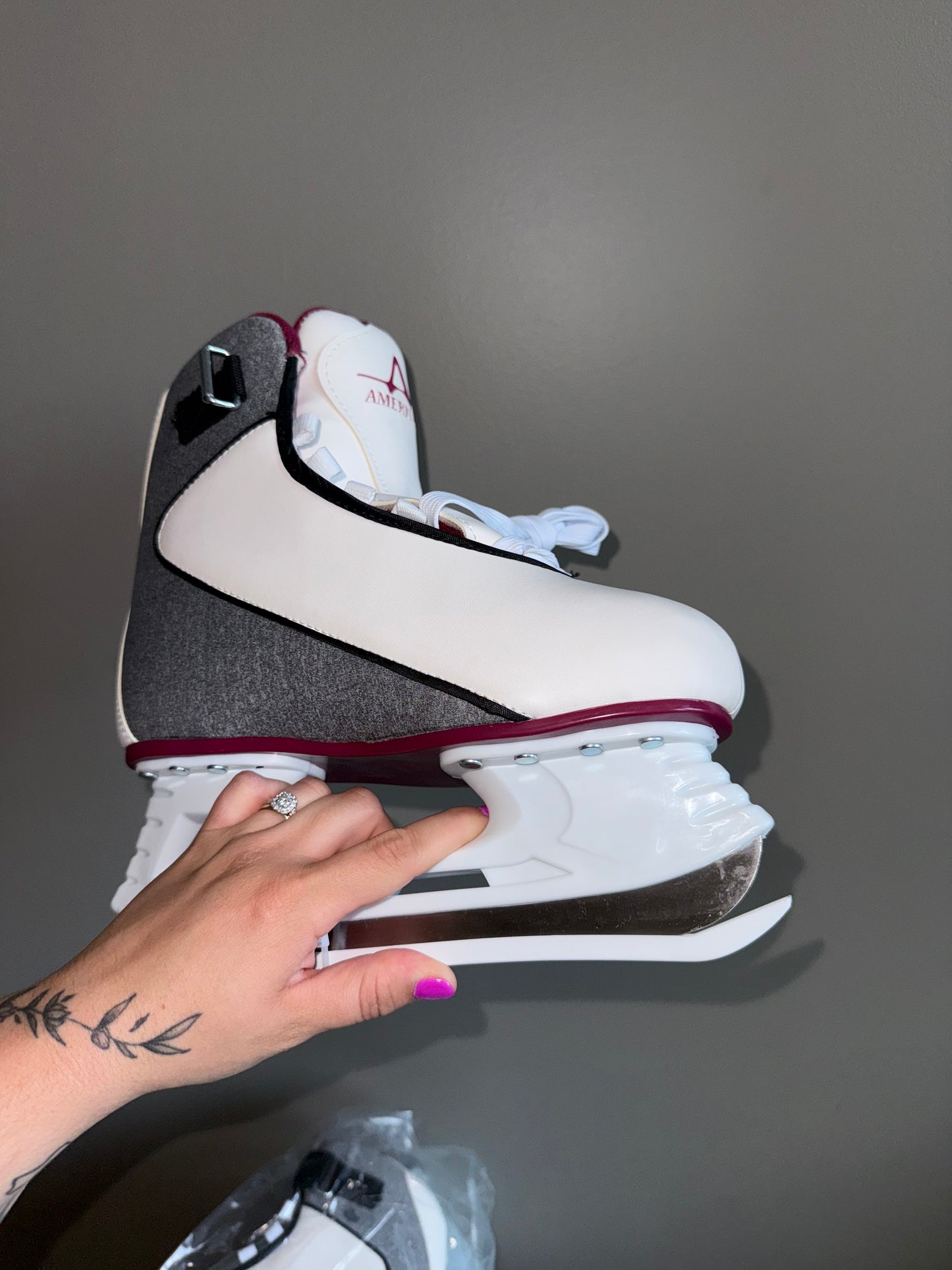 NWT American Skate (7) Brand New Hockey Skates
