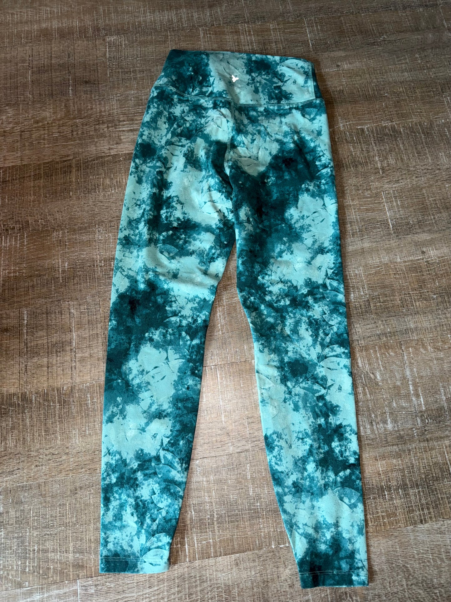 Old Navy Active (Small) Blue Tie Dye Extra High Rise Powerchill Go Dry Leggings