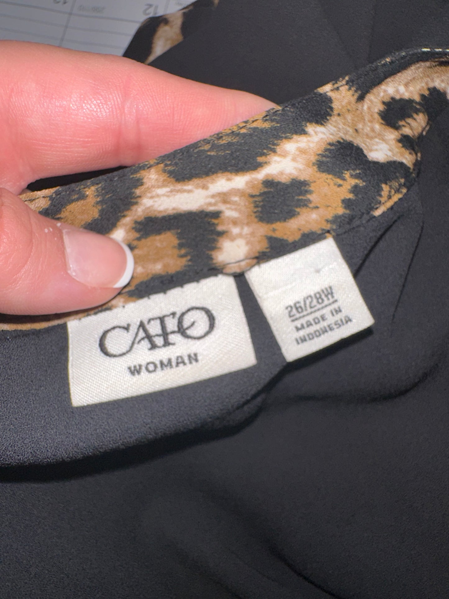 Cato (26/28W) Neutral Cheetah Print Lightweight V-Neck Blouse