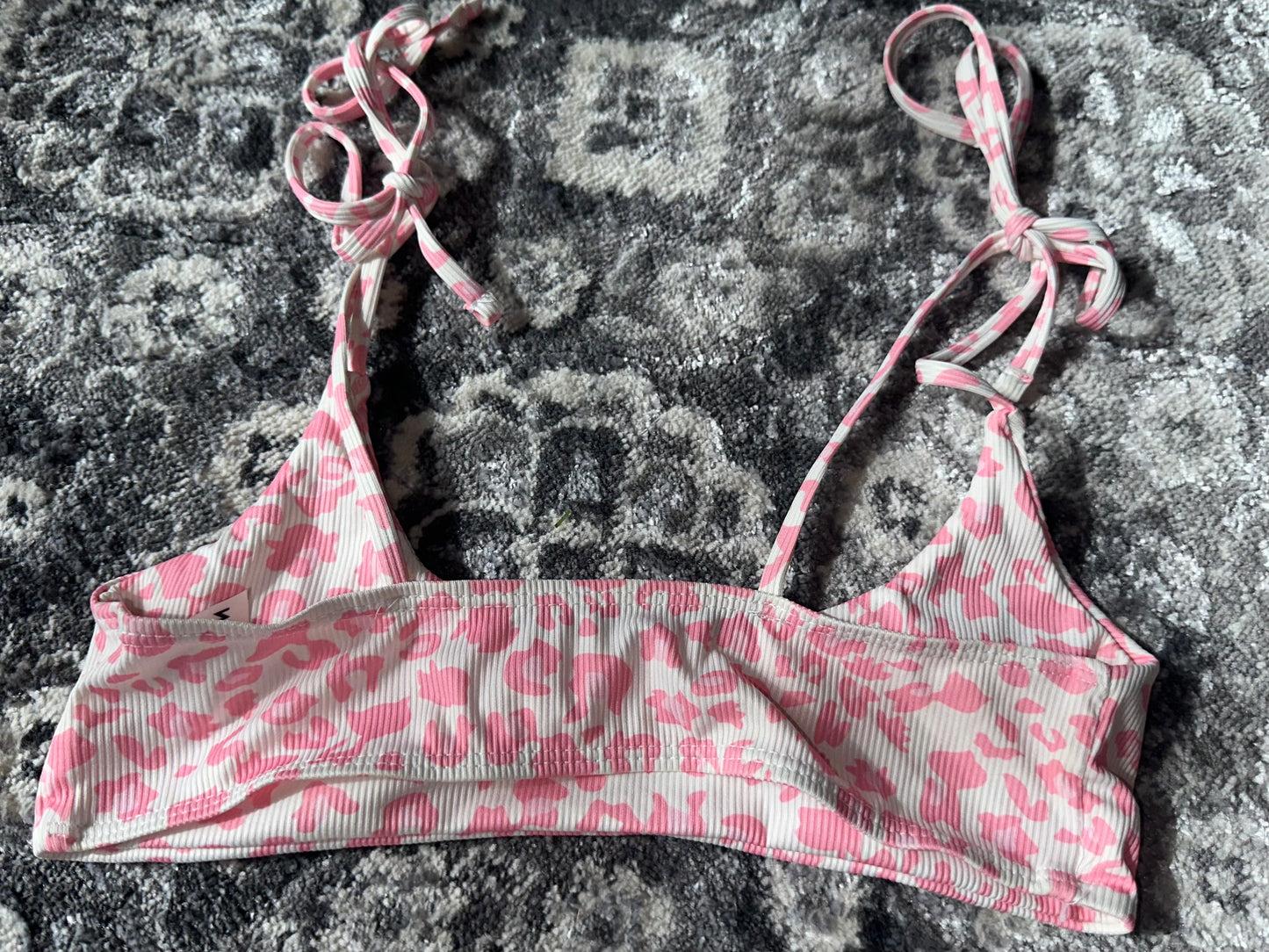 SHEIN (Small) Pink and White Cheetah Print Ribbed Bikini Top