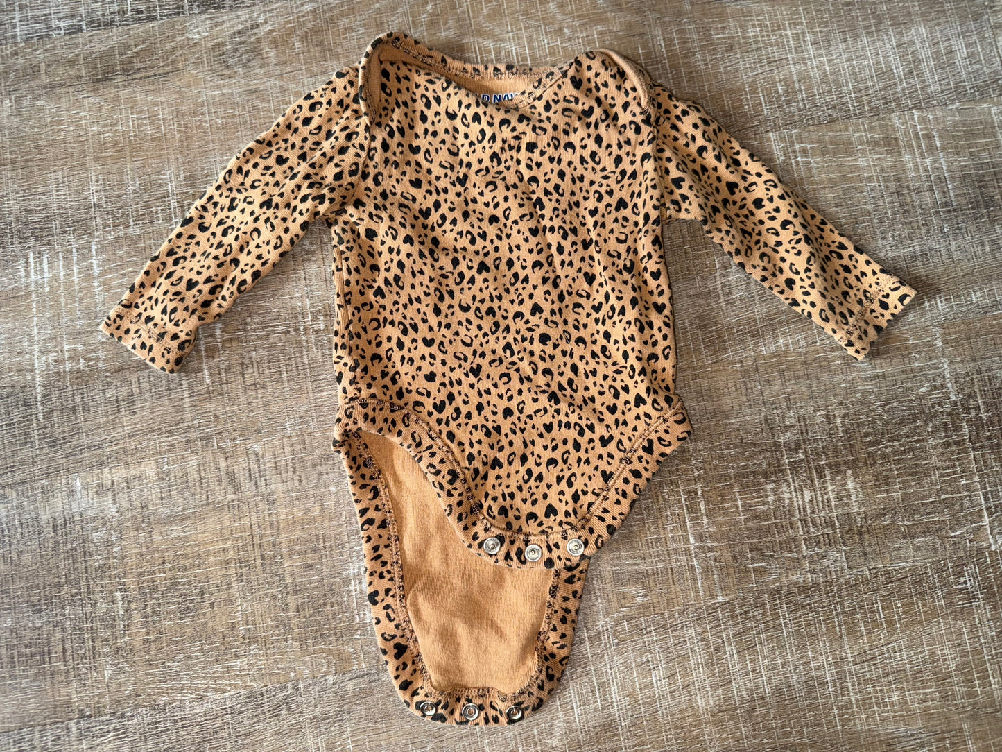 Old Navy (0-3 Months) Neutral Long Sleeve Cheetah Print Onesie