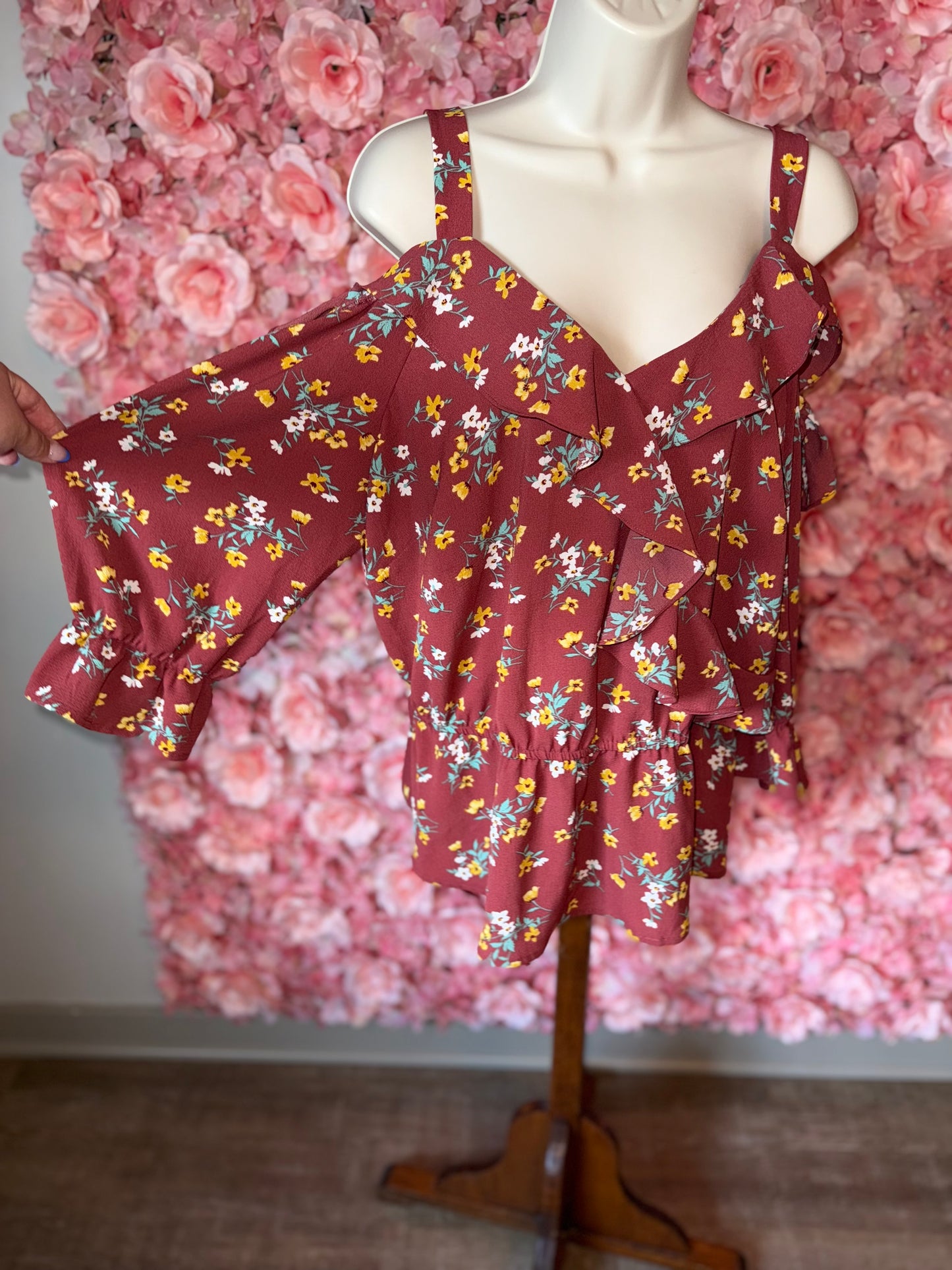C (1X) Maroon Floral Cold Shoulder Blouse