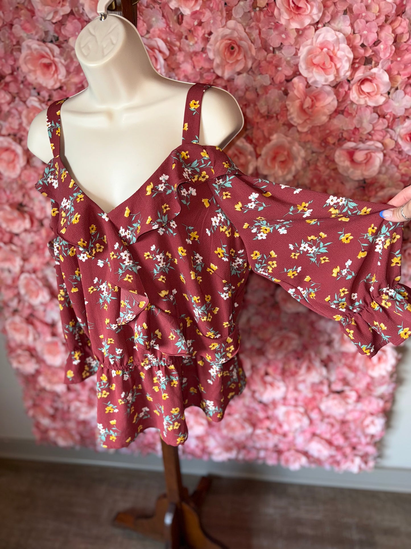 C (1X) Maroon Floral Cold Shoulder Blouse