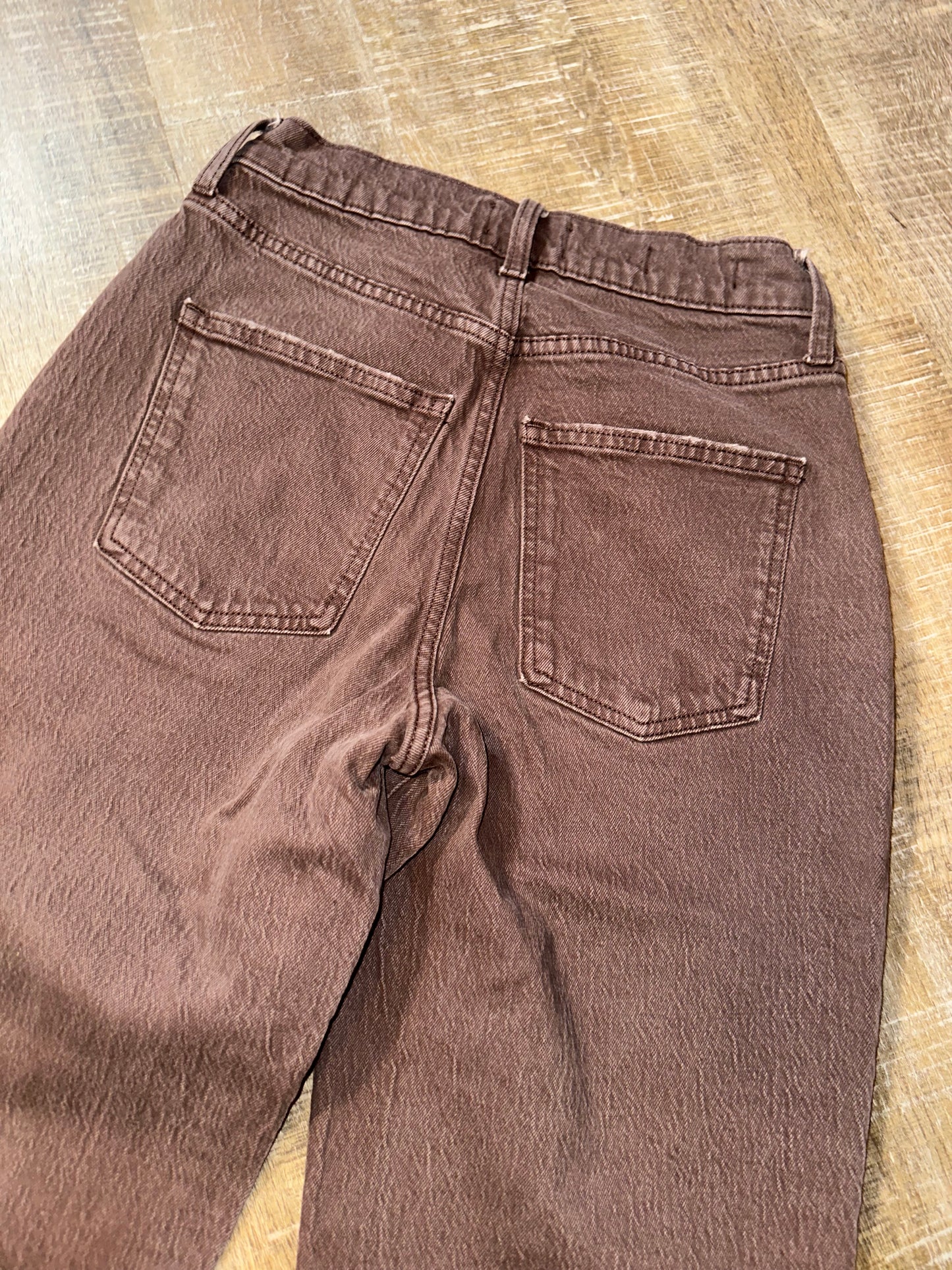 Universal Thread (0L) Brown Denim Vintage Straight Jeans with Frayed Bottom Hems
