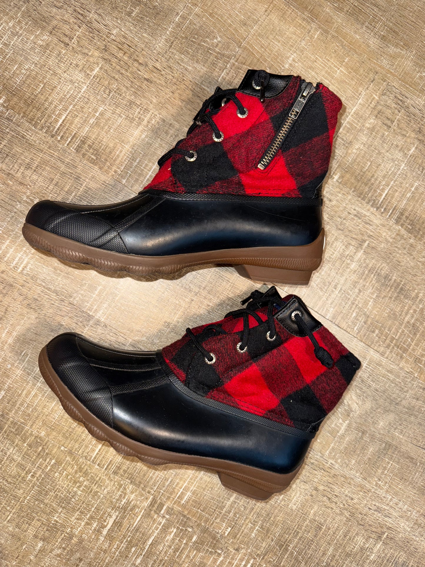 Sperry (7.5) Red Plaid Winter Ankle Boots