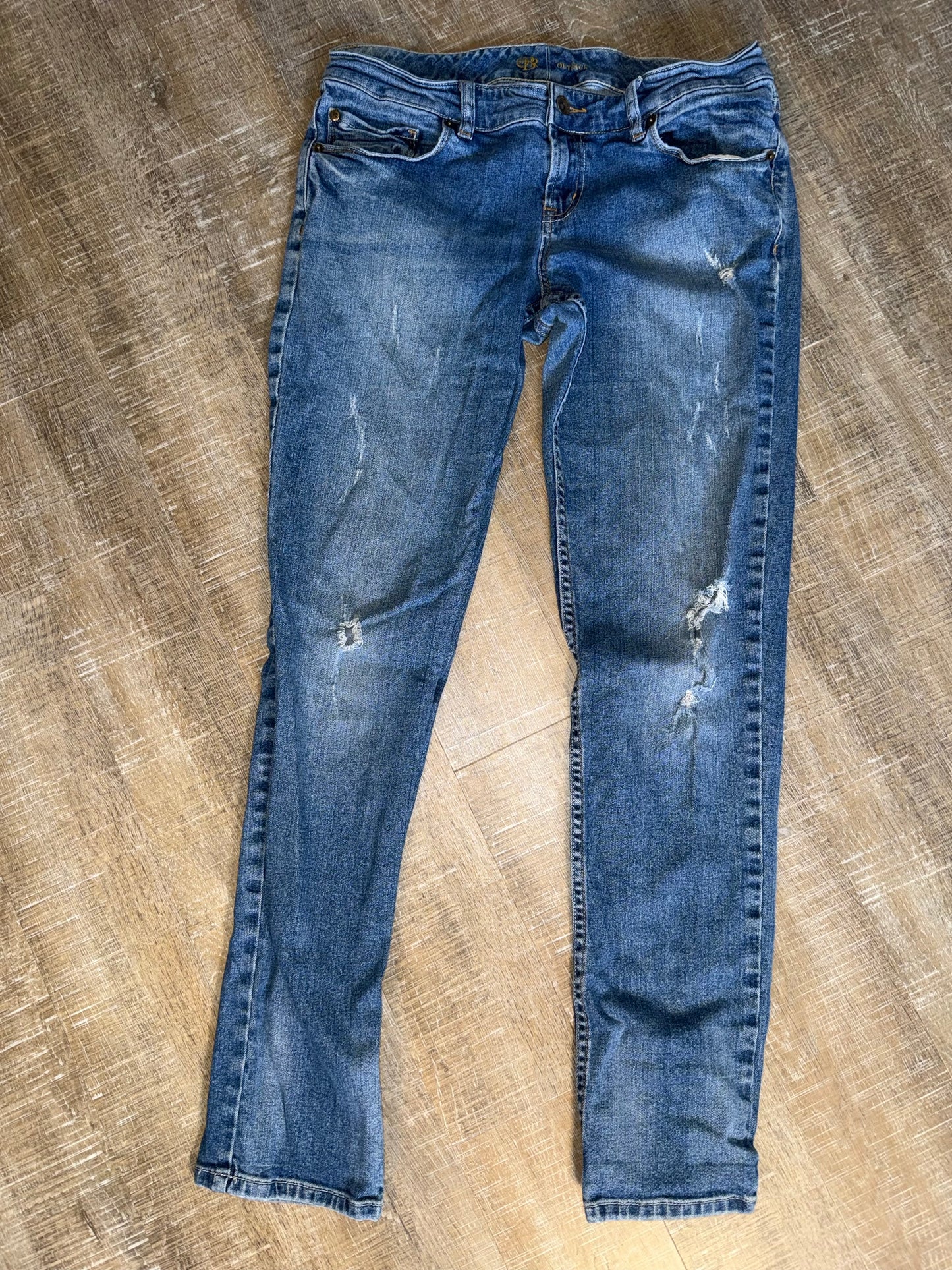 Outback Red (8) Distressed Denim Skinny Jeans