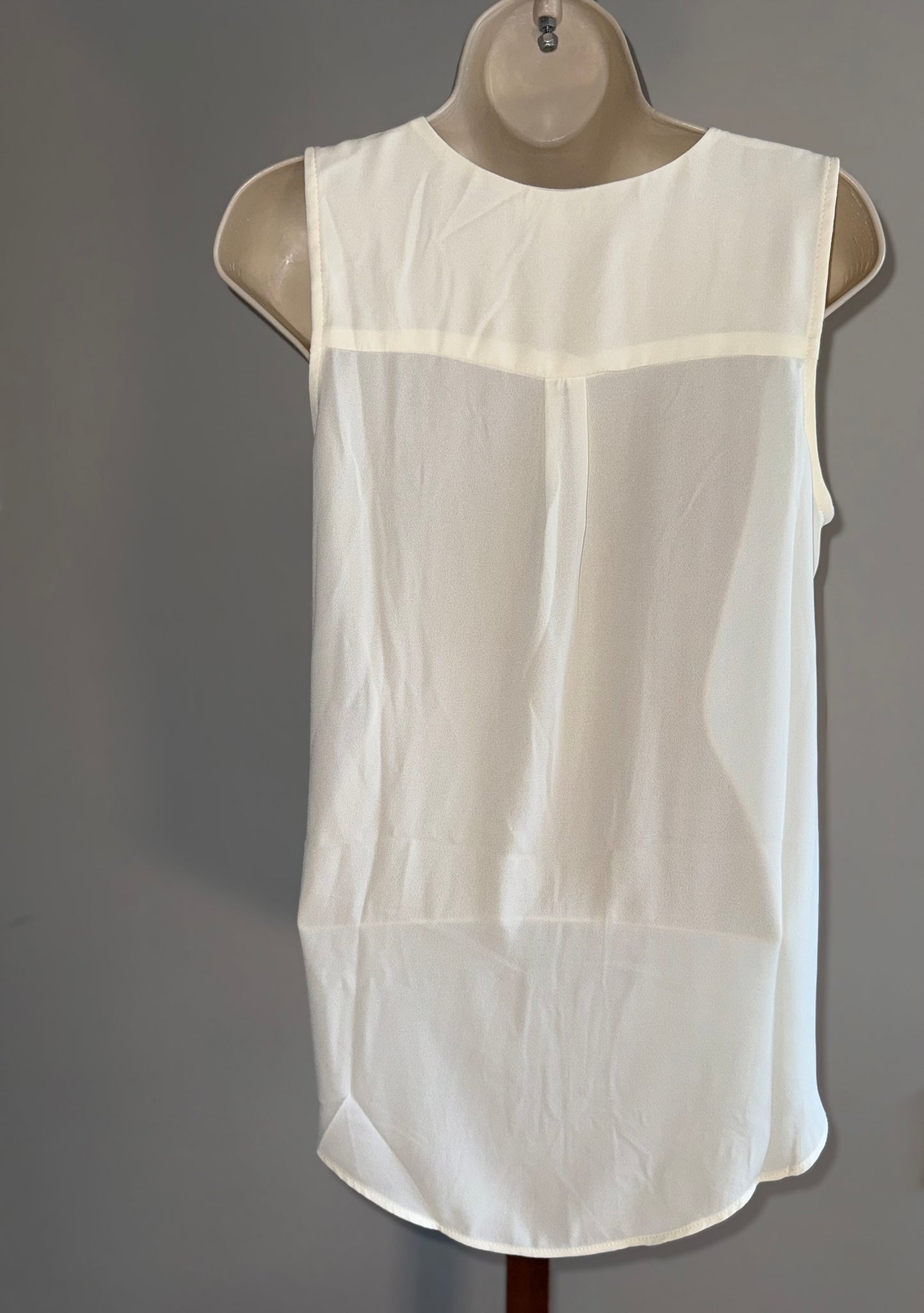 Maurices (XS) Off White V-Neck Button Up Tank Top