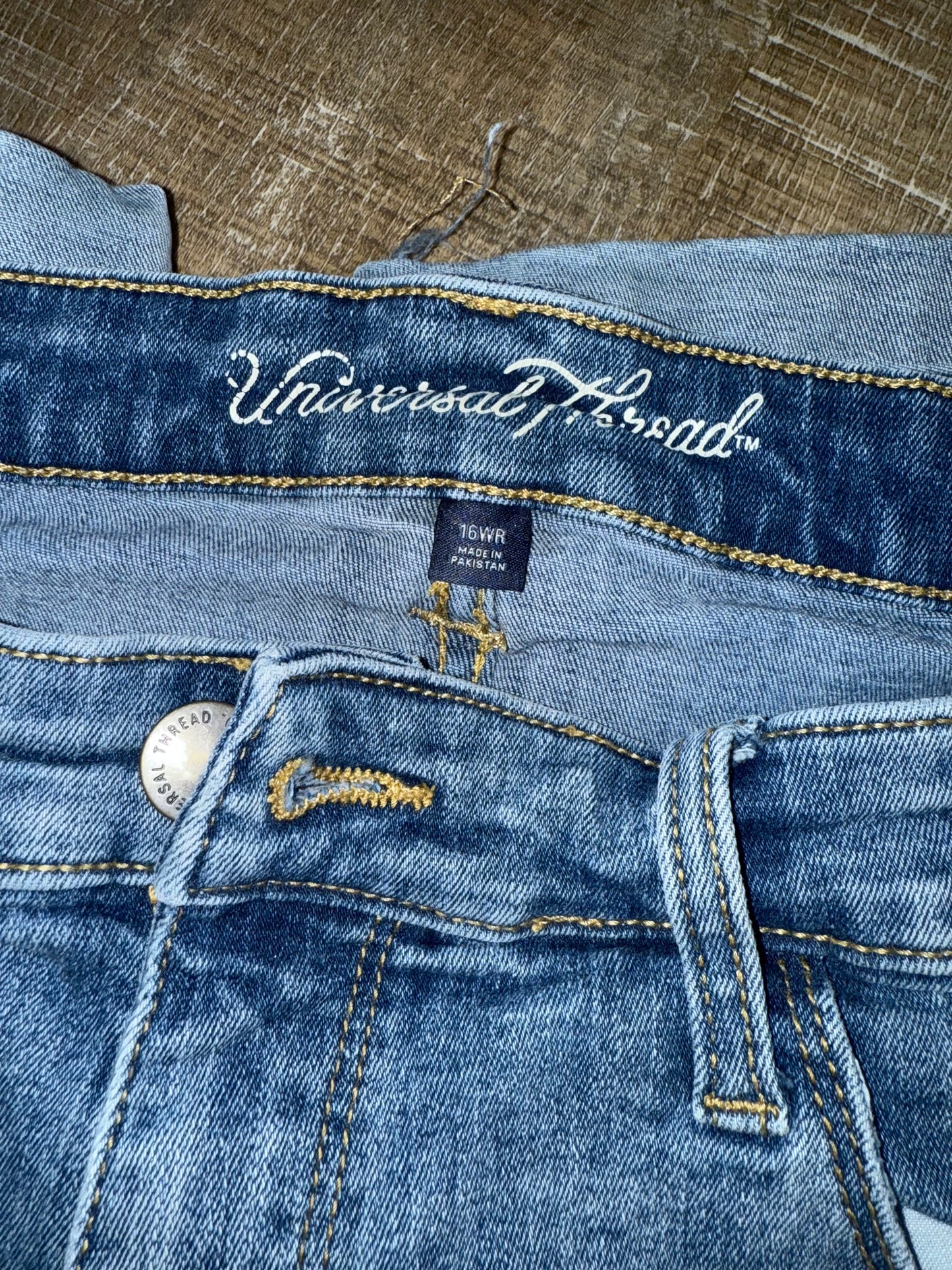Universal Thread (16WR) Bermuda Distressed Jean Shorts