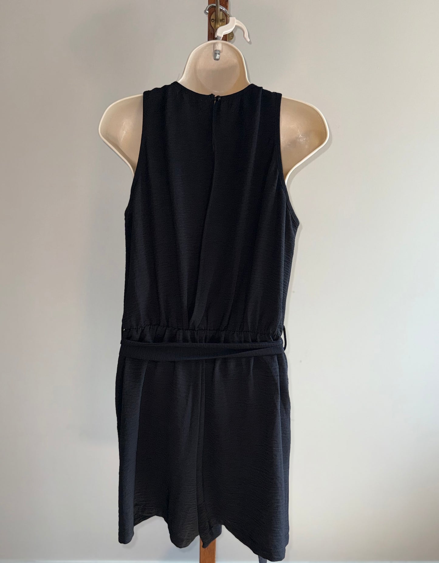 ELINGS (Medium) Black Lace V-Neck Tied Waist Romper with Open Slit Back
