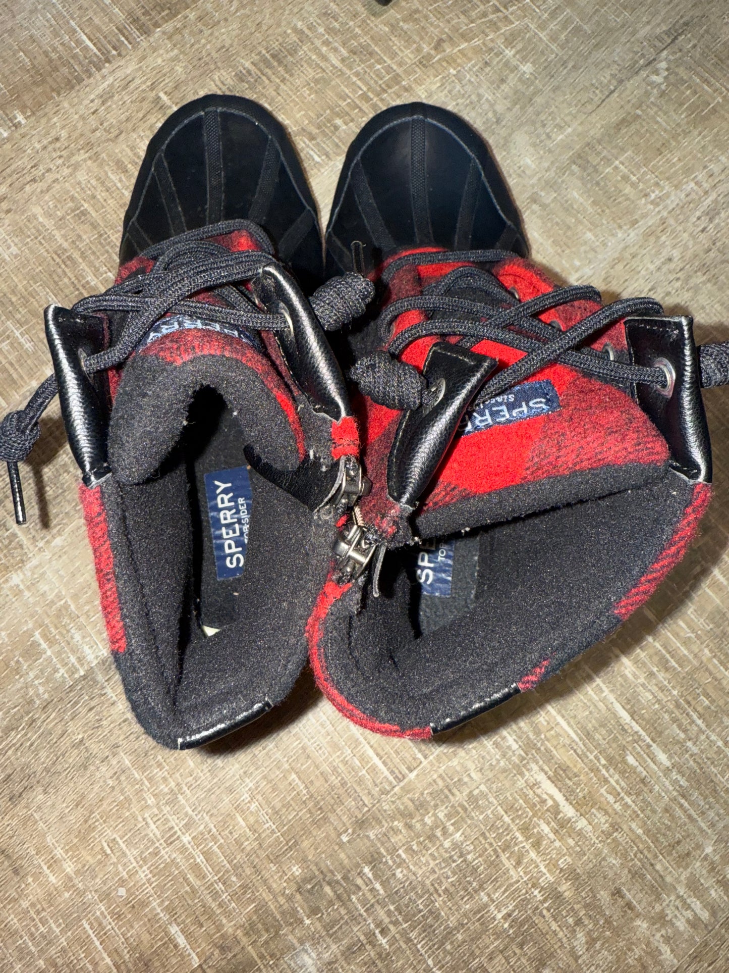 Sperry (7.5) Red Plaid Winter Ankle Boots