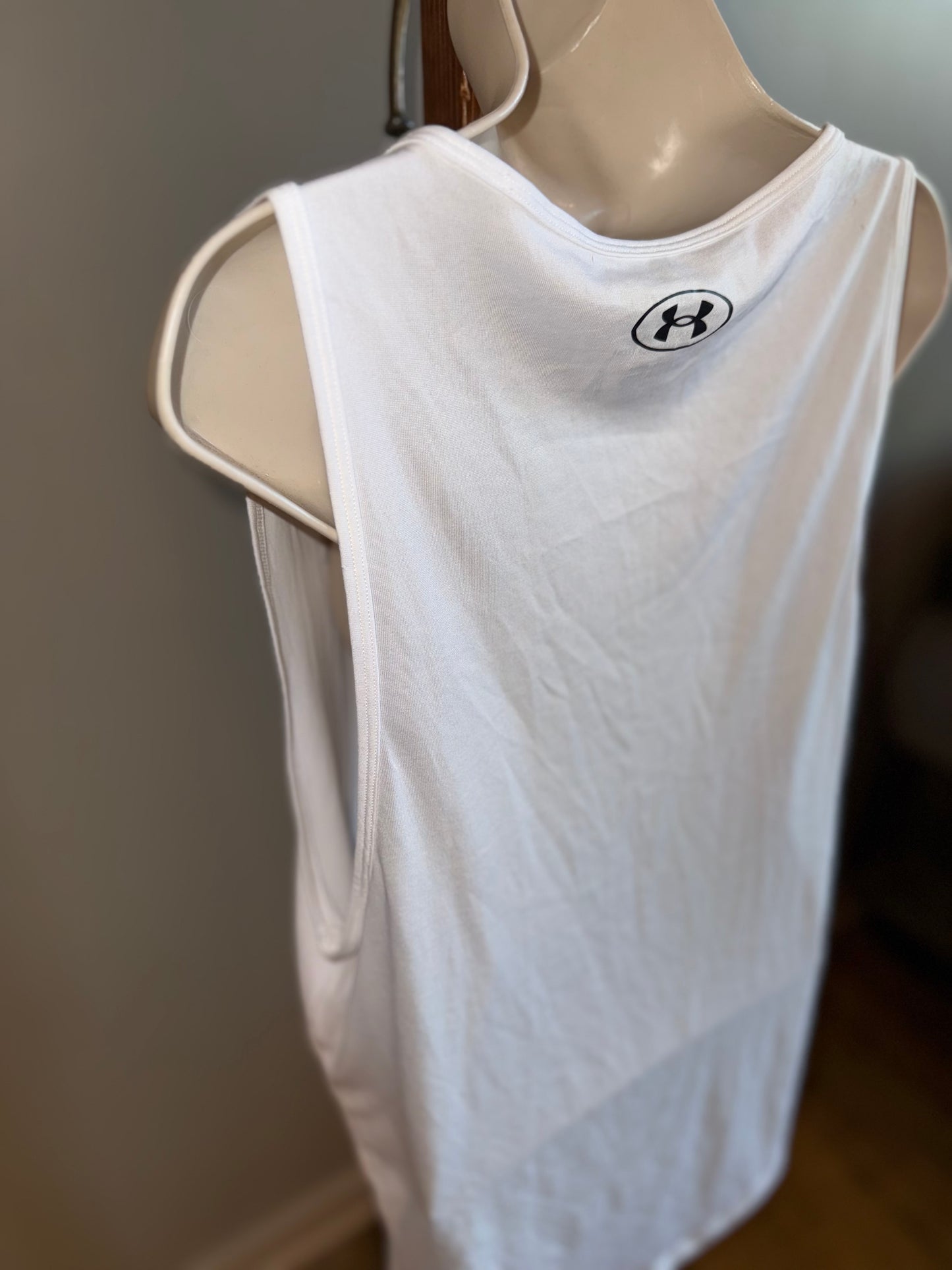 NWT Under Armour (Small) Brand New White Tech Fitted Tank Top
