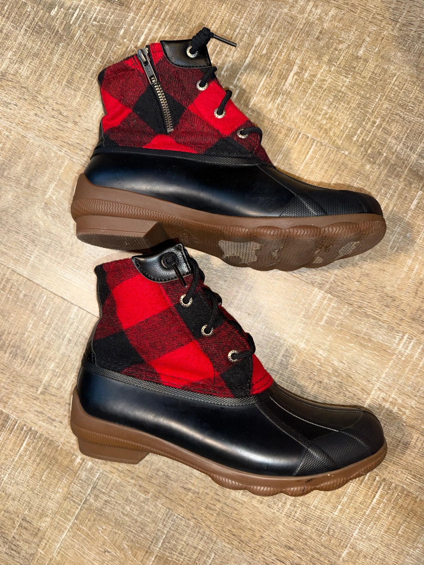 Sperry (7.5) Red Plaid Winter Ankle Boots