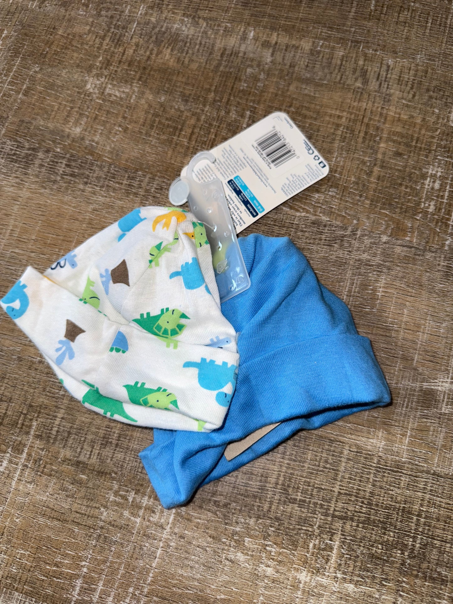 NWT Gerber (0-6 Months) Brand New Pack of 2 Dinosaur Themed Pattern Hats