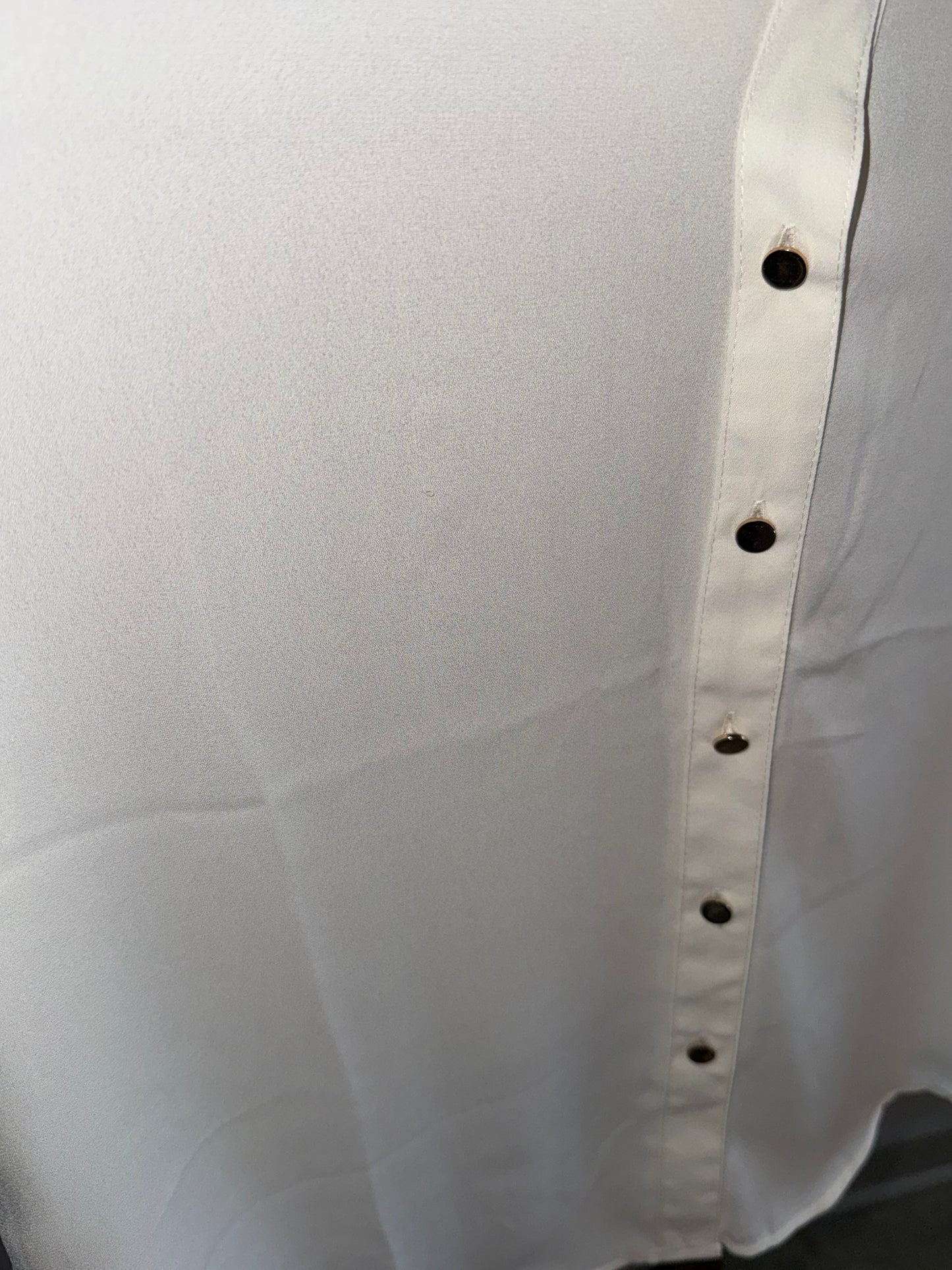 Maurices (XS) Off White V-Neck Button Up Tank Top