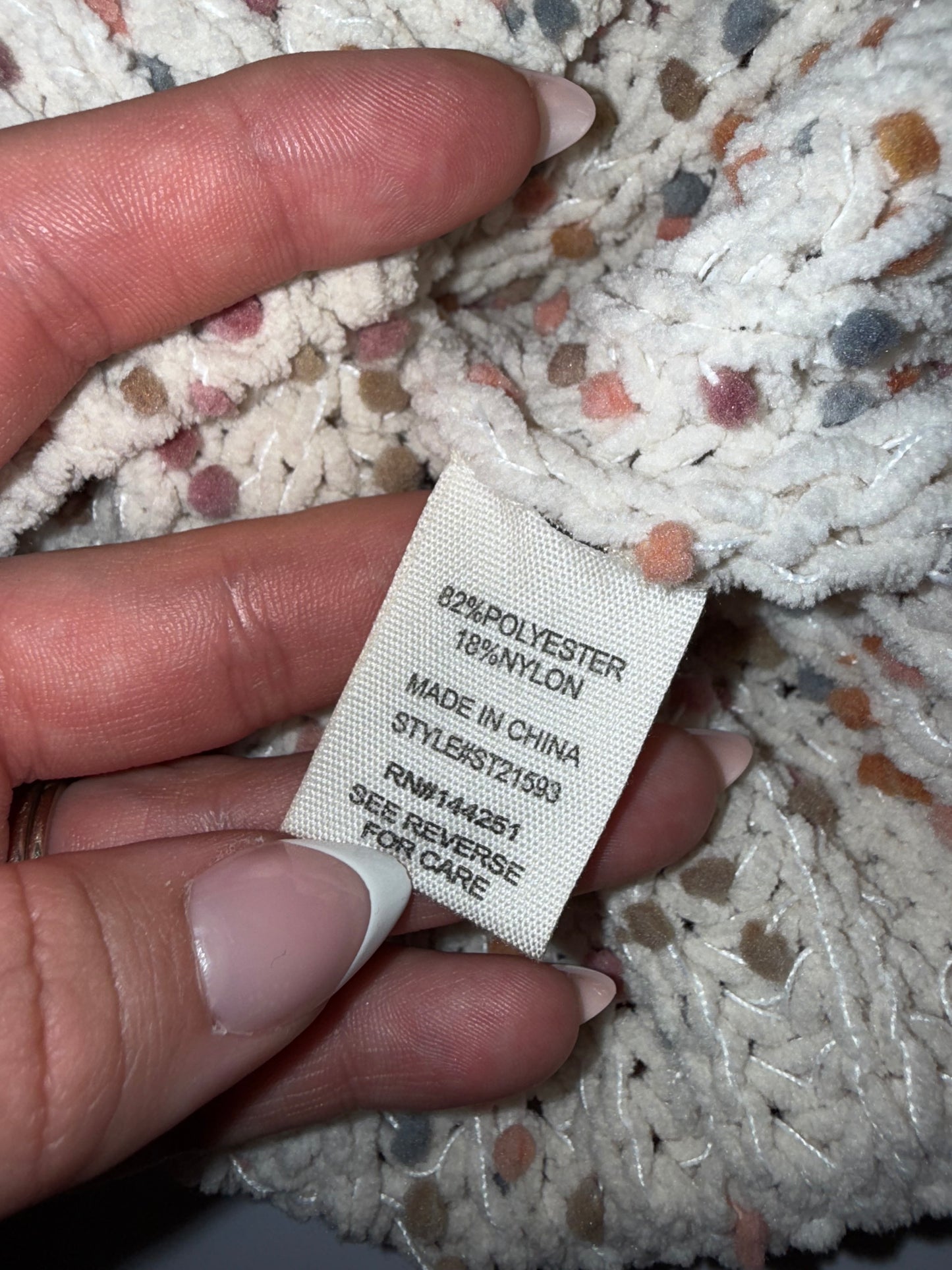 Moon & Madison (Small) Cream Knit 3/4 Zip Cropped Sweater with Hood