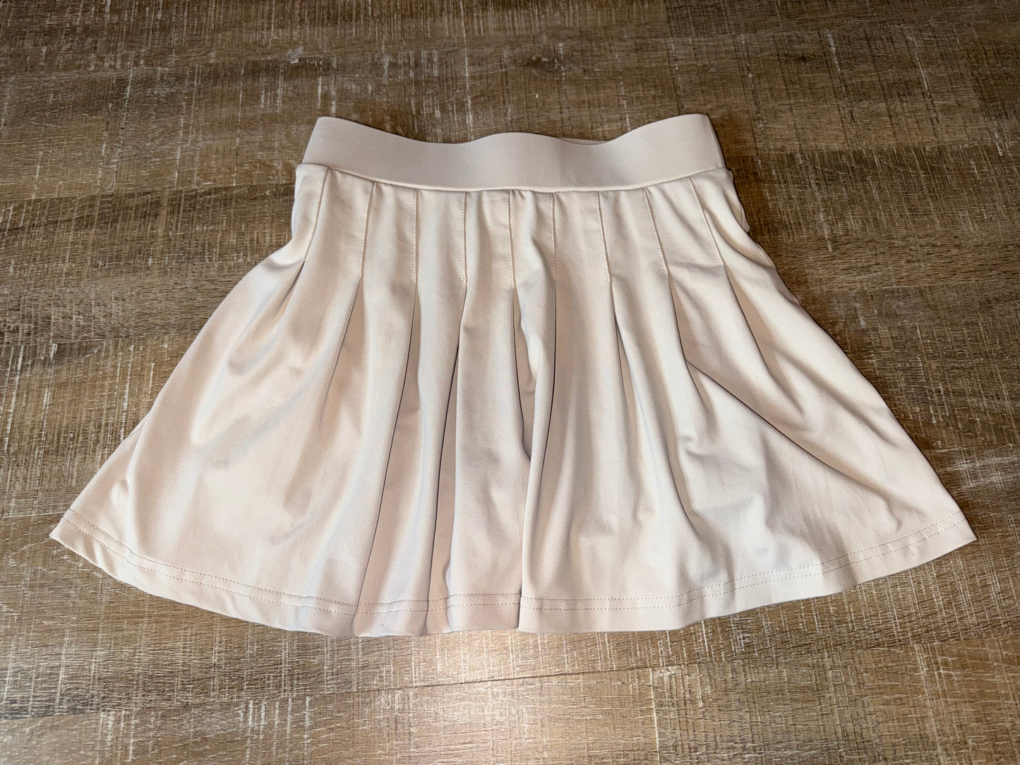 Move Theology (Small) Cream Pleated Skort