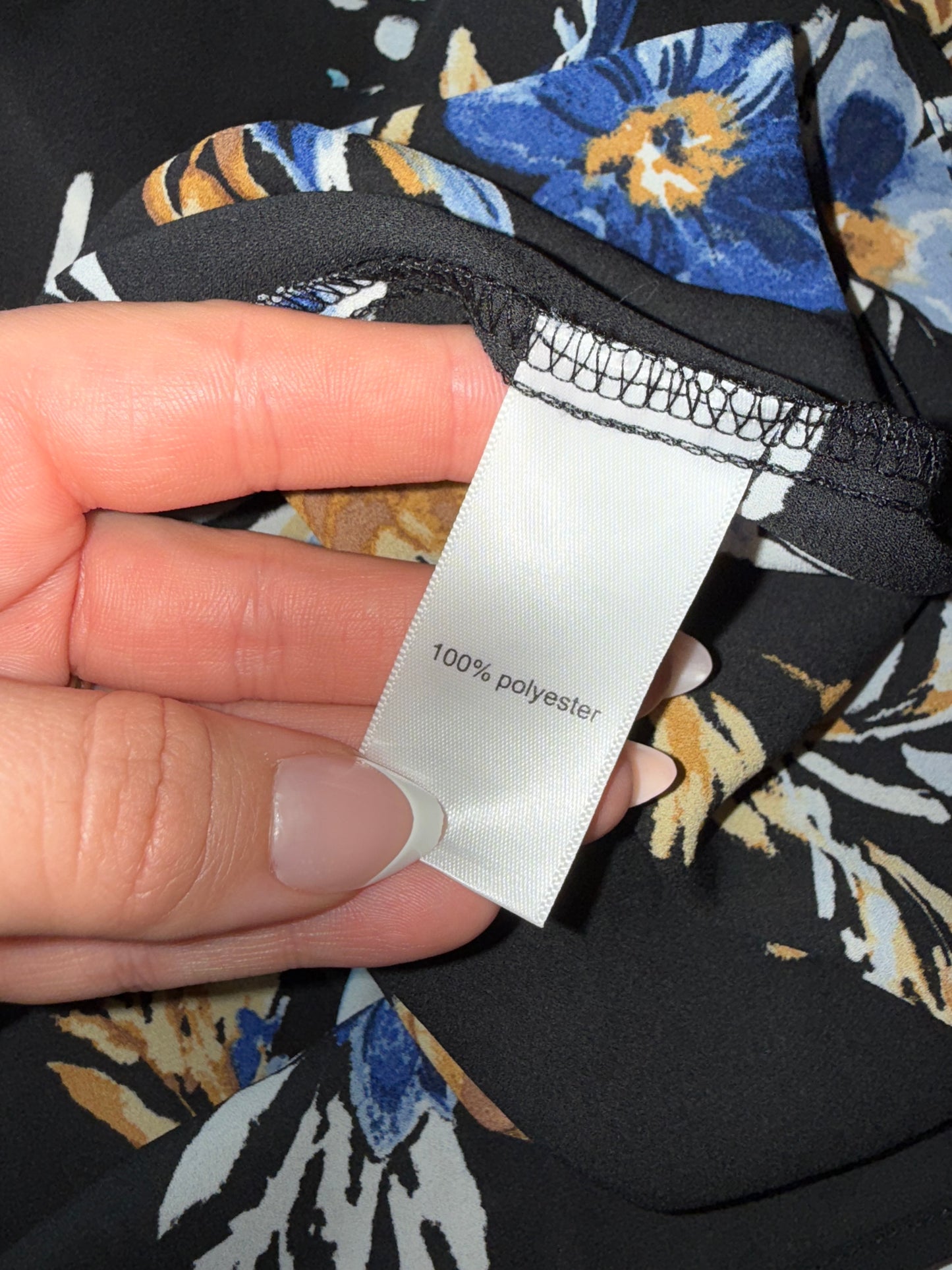 NWT Maurices (4X) Brand New Black Floral Flowy Blouse with Zipped Back