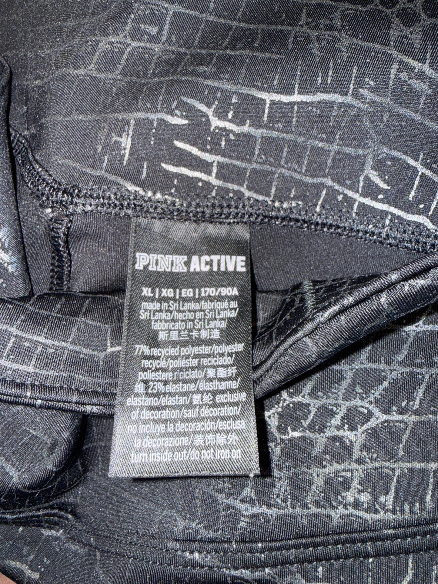 PINK Victoria's Secret Active (XL) Black//Grey Snake Scale Pattern Leggings
