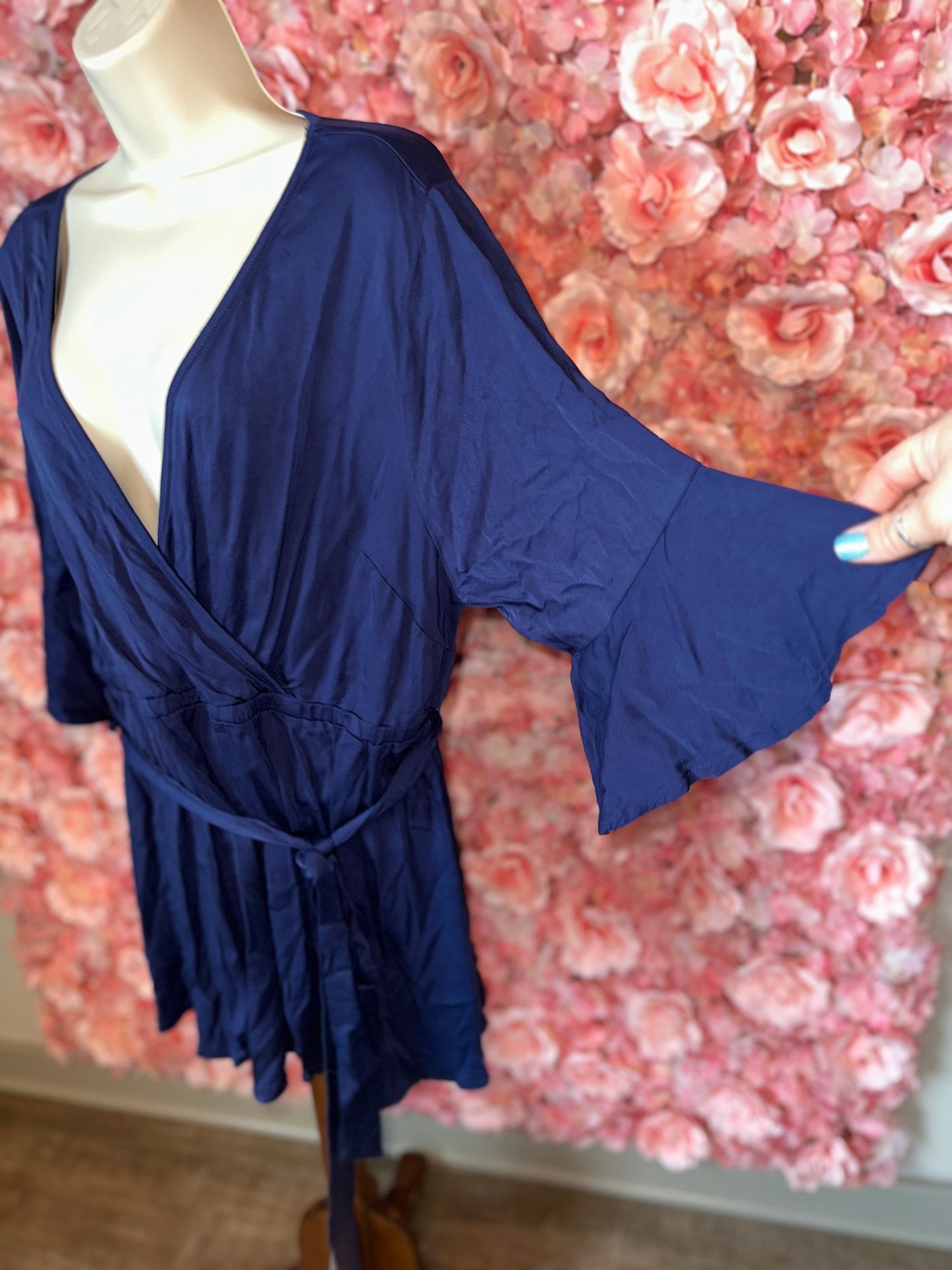 Torrid (1) Blue Wrapped V-Neck Flowy 3/4 Sleeve Blouse with Tied Waist