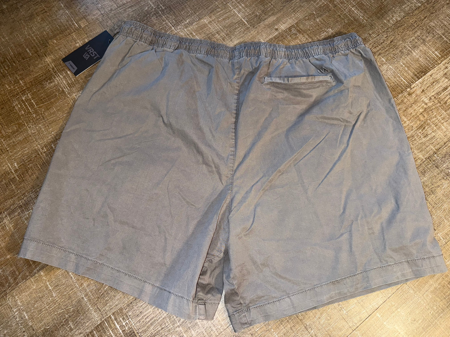 NWT VRST (XXL) Brand New Silver Shadow Shorts with Stretch & 7" Inseam