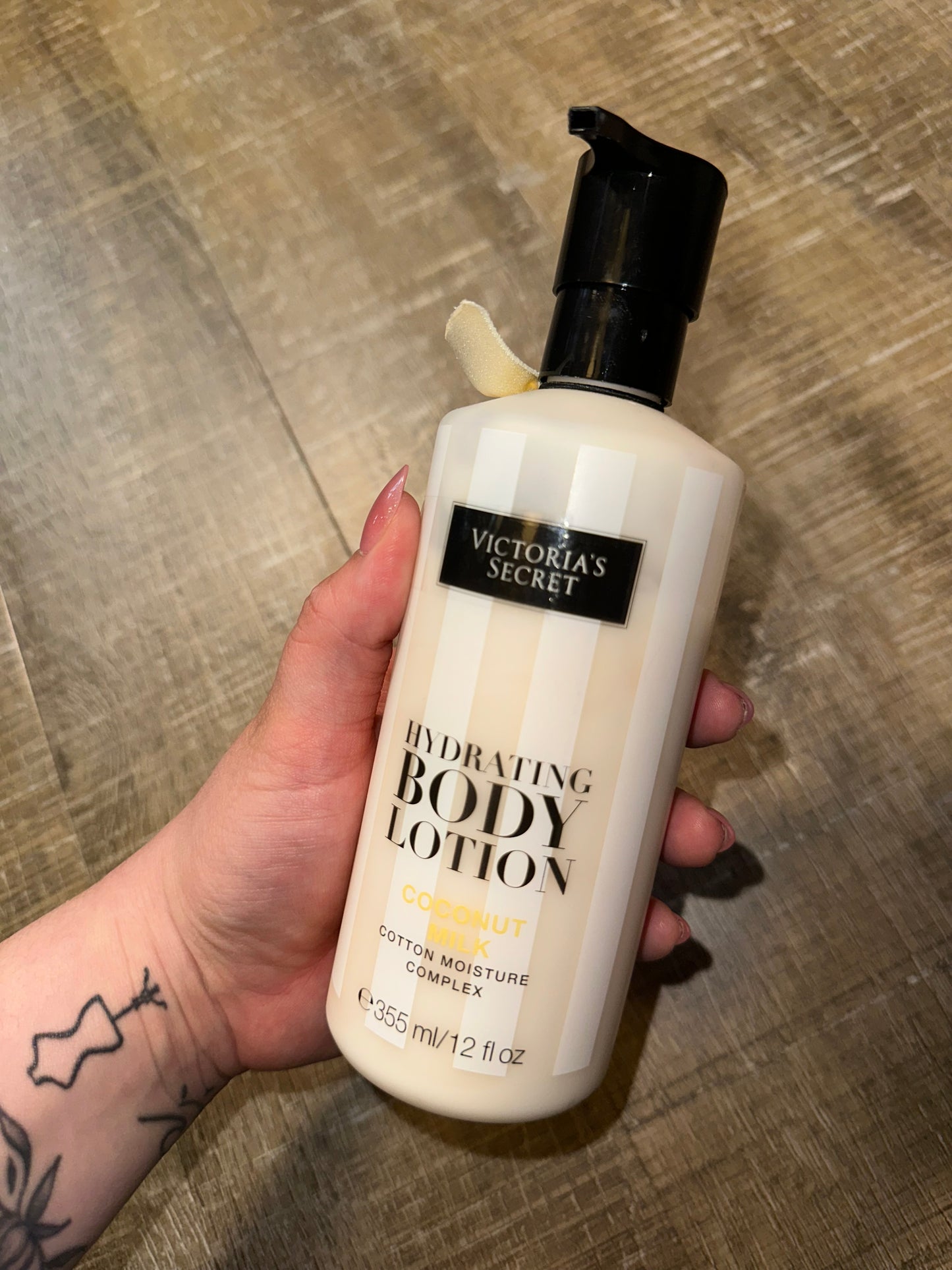 Victoria's Secret (12 fl/oz) Coconut Milk Hydrating Lotion Cotton Moisture