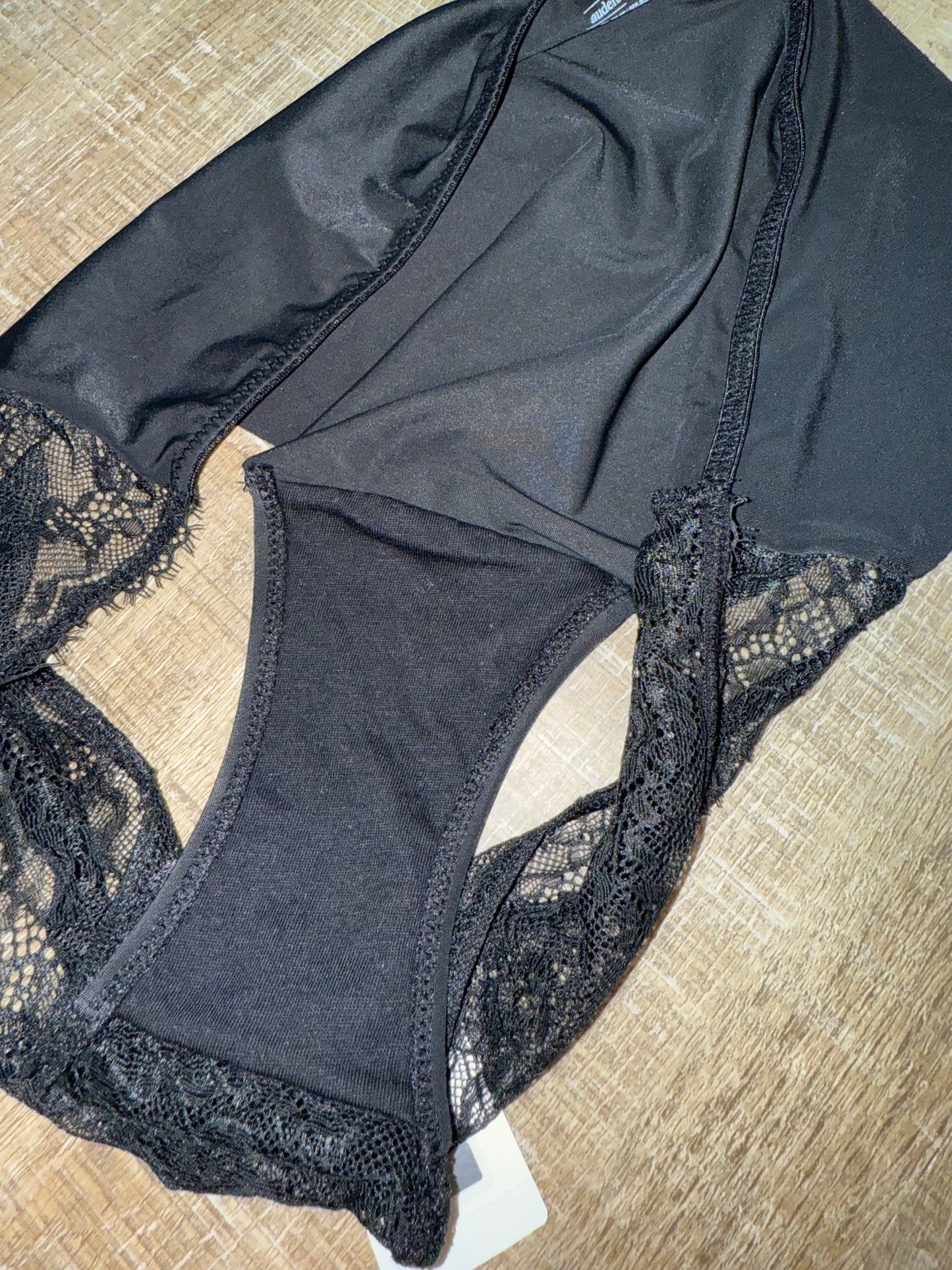 NWT Auden (XL) Brand New Black Lace Bikini Style Undies
